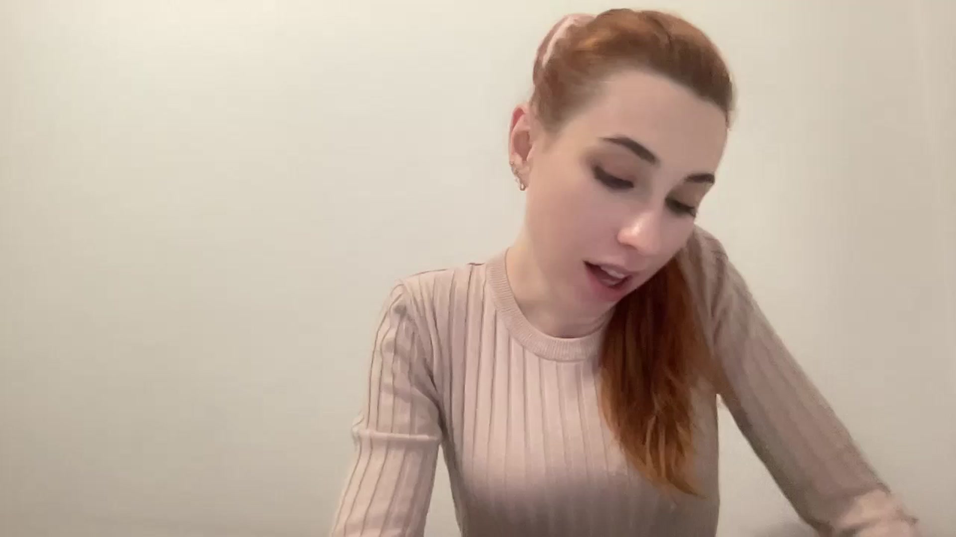 Gallery image thumbnail from Just_I's myfreecams stream on, 12/08/2024, 14:00 image 1 of 20
