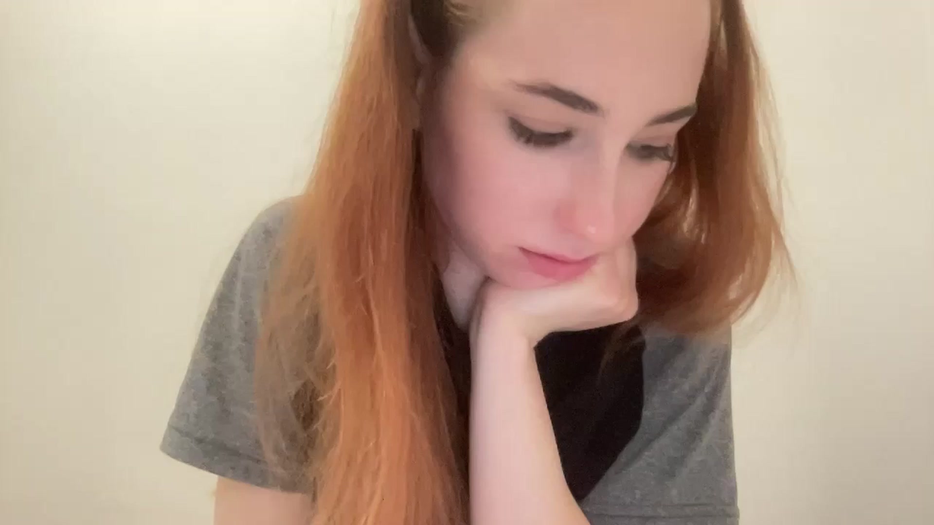 Gallery image thumbnail from Just_I's myfreecams stream on, 12/08/2024, 20:43 image 11 of 20