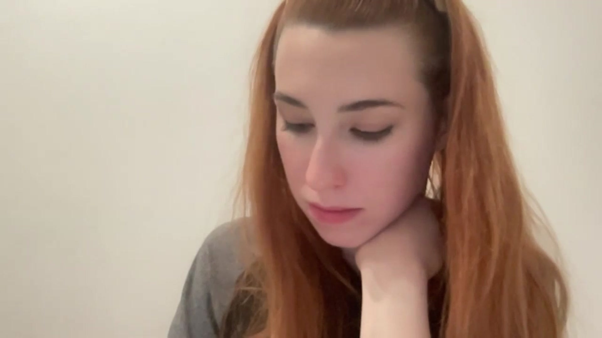 Gallery image thumbnail from Just_I's myfreecams stream on, 12/08/2024, 22:41 image 17 of 20