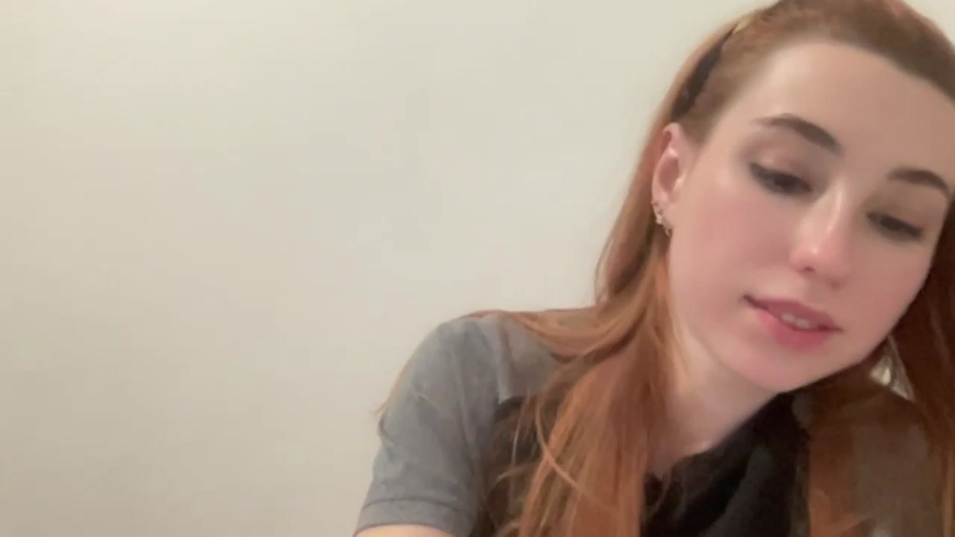 Gallery image thumbnail from Just_I's myfreecams stream on, 12/08/2024, 22:41 image 7 of 20