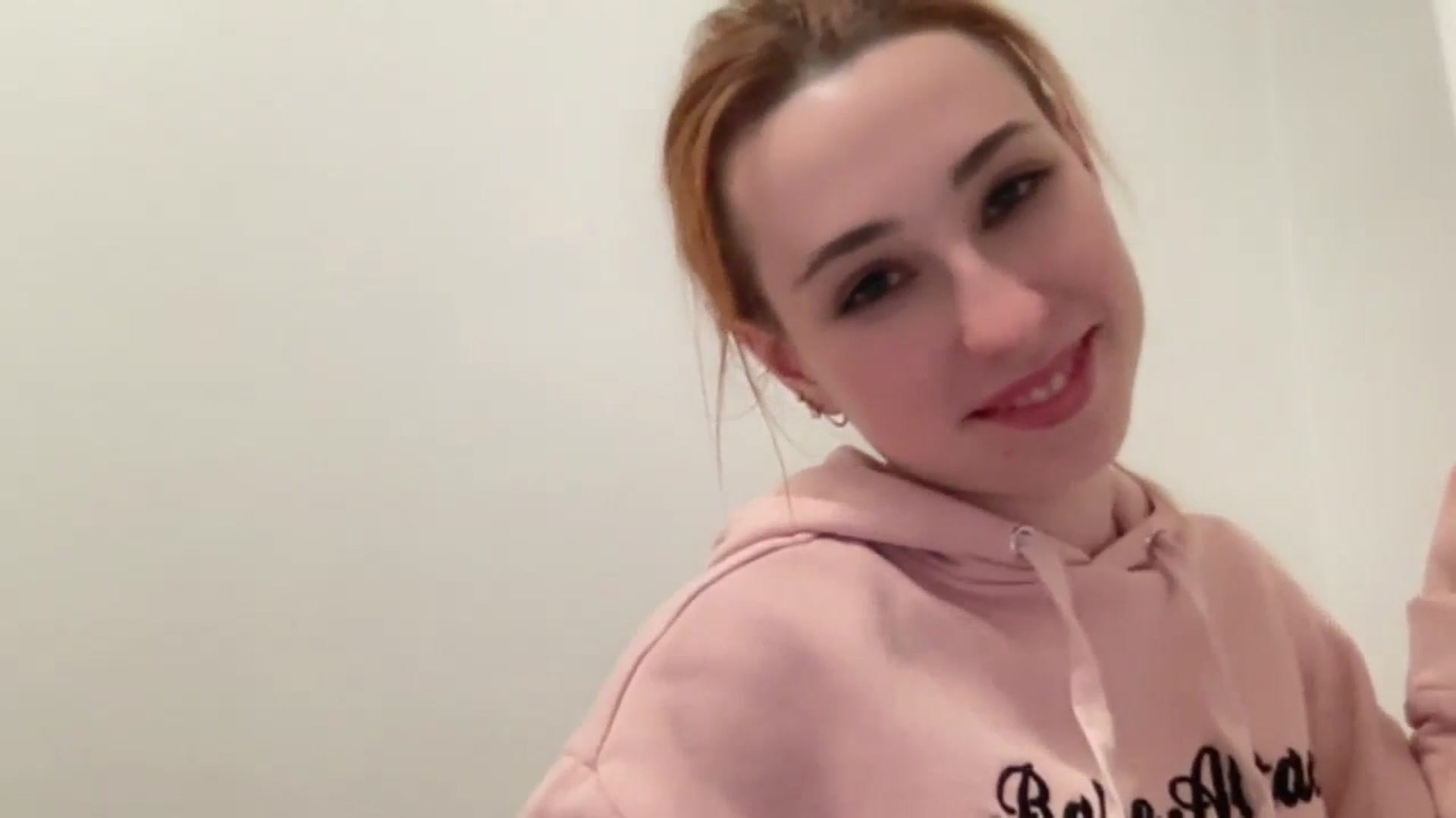 Gallery image thumbnail from Just_I's myfreecams stream on, 12/17/2024, 22:24 image 7 of 20