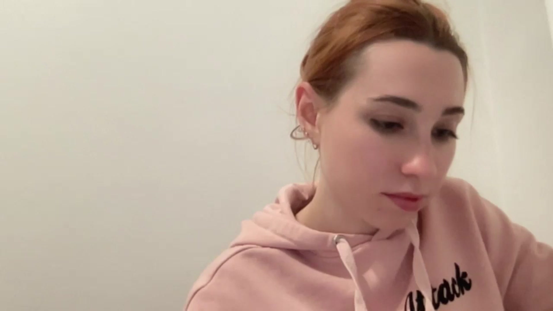 Gallery image thumbnail from Just_I's myfreecams stream on, 12/17/2024, 22:24 image 12 of 20