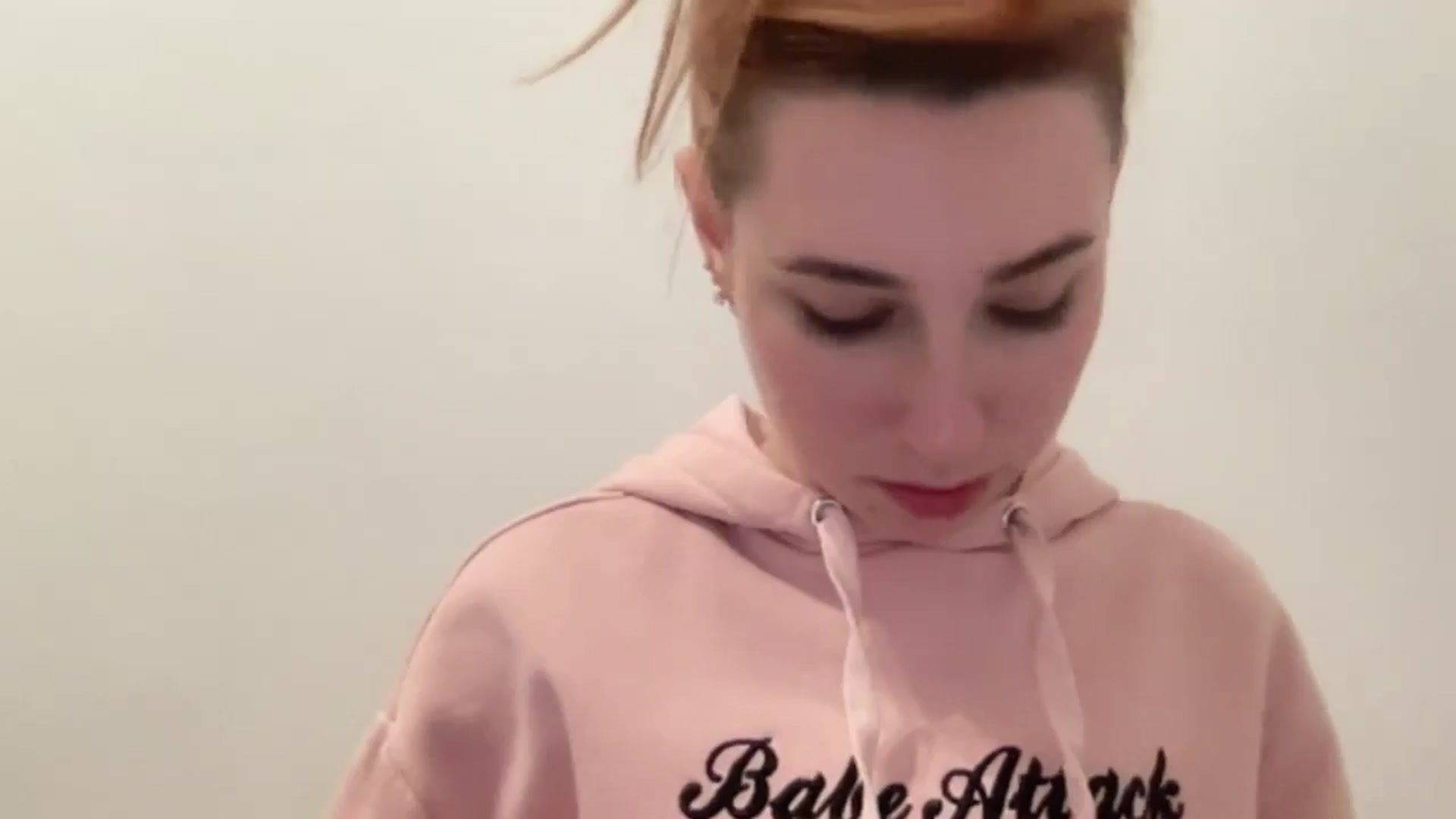 Gallery image thumbnail from Just_I's myfreecams stream on, 12/18/2024, 24:21 image 7 of 20