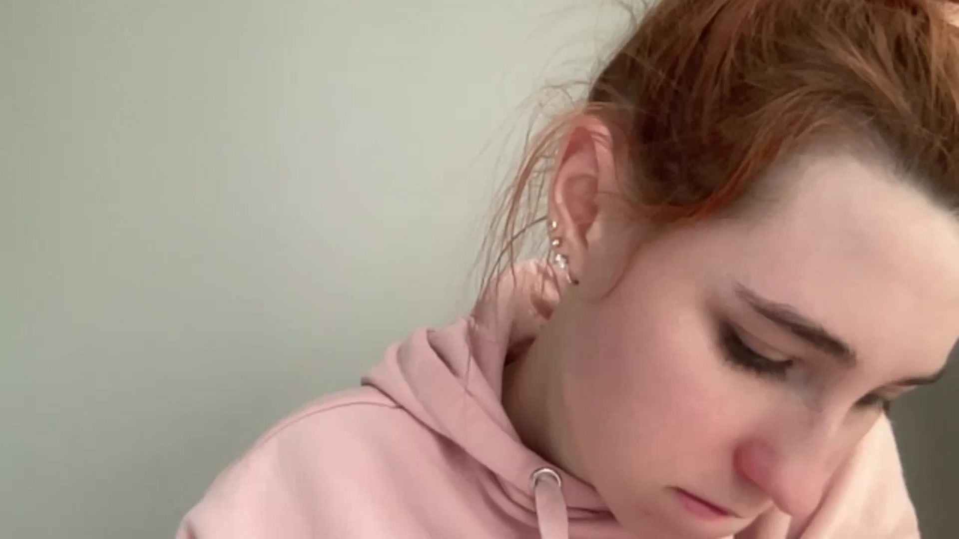 Gallery image thumbnail from Just_I's myfreecams stream on, 12/19/2024, 09:33 image 9 of 20