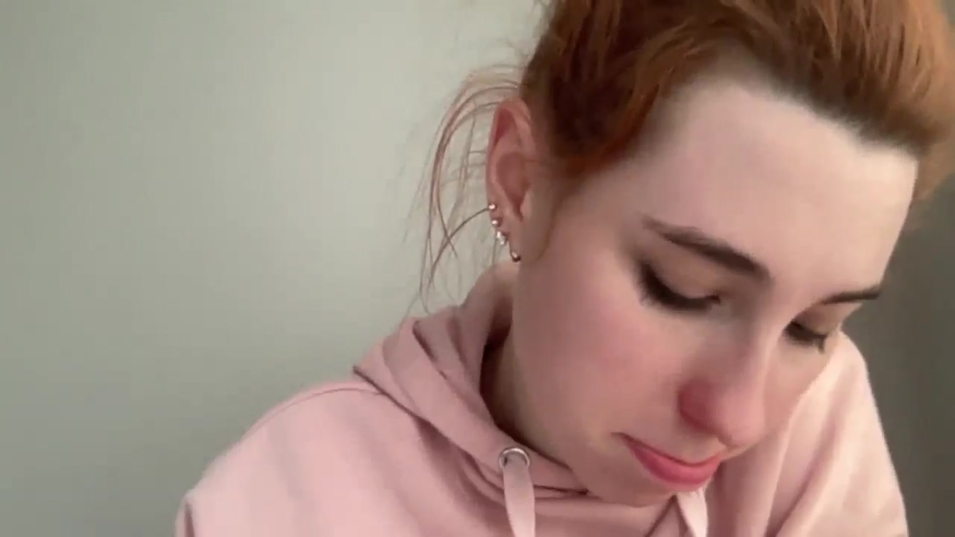 Gallery image thumbnail from Just_I's myfreecams stream on, 12/19/2024, 09:33 image 7 of 20