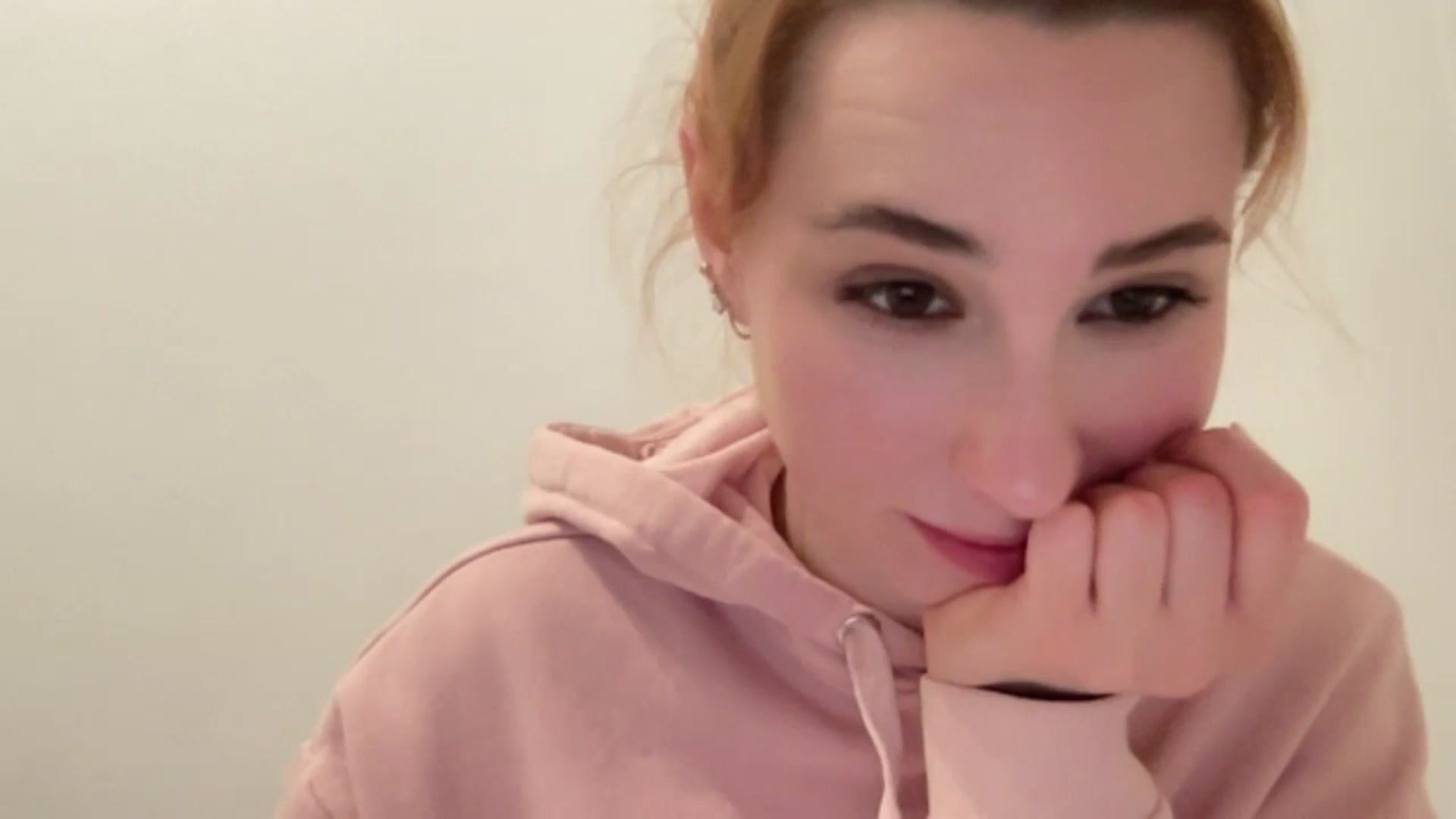 Gallery image thumbnail from Just_I's myfreecams stream on, 12/20/2024, 19:53 image 15 of 20