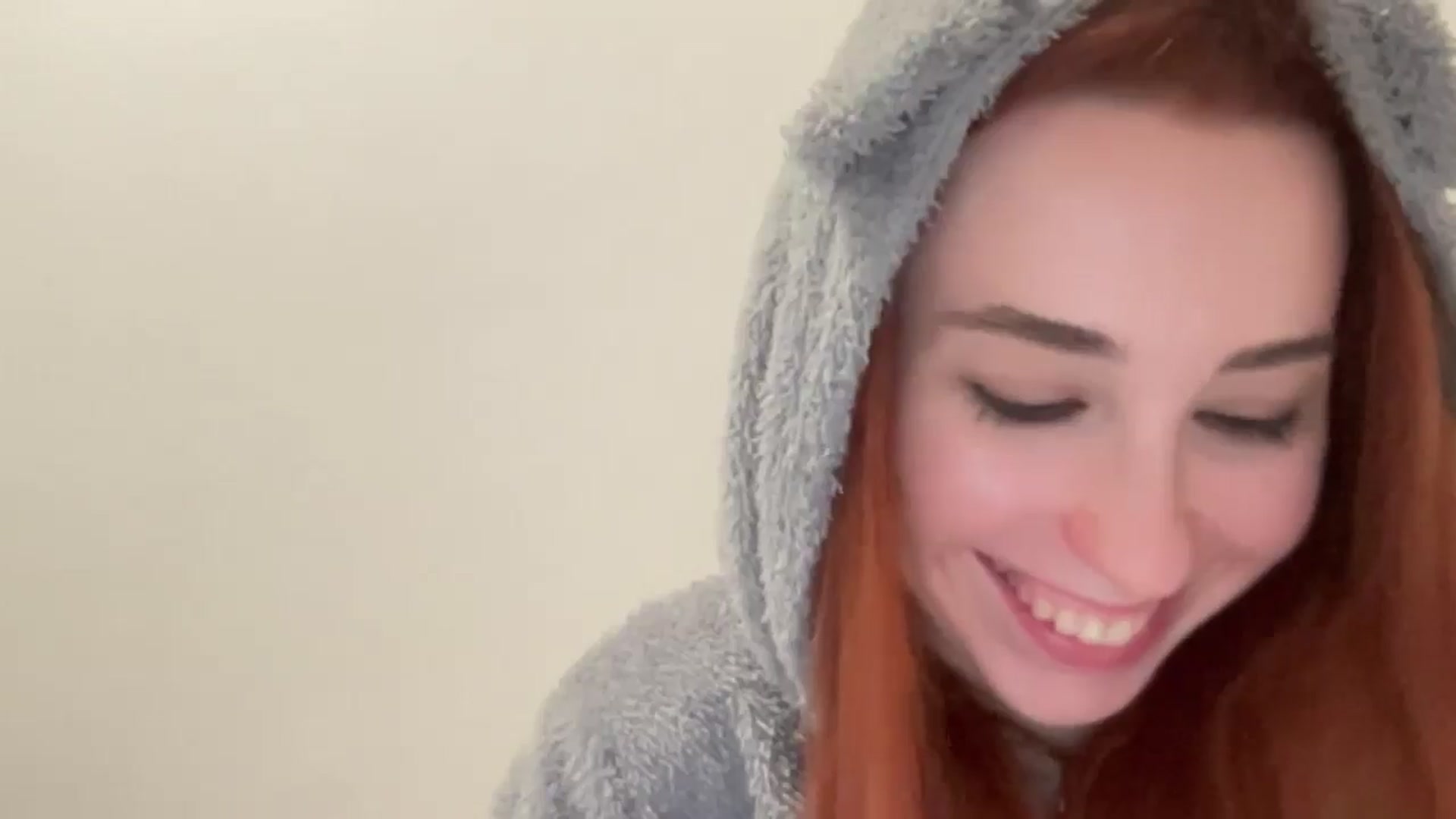 Gallery image thumbnail from Just_I's myfreecams stream on, 12/21/2024, 19:32 image 12 of 20