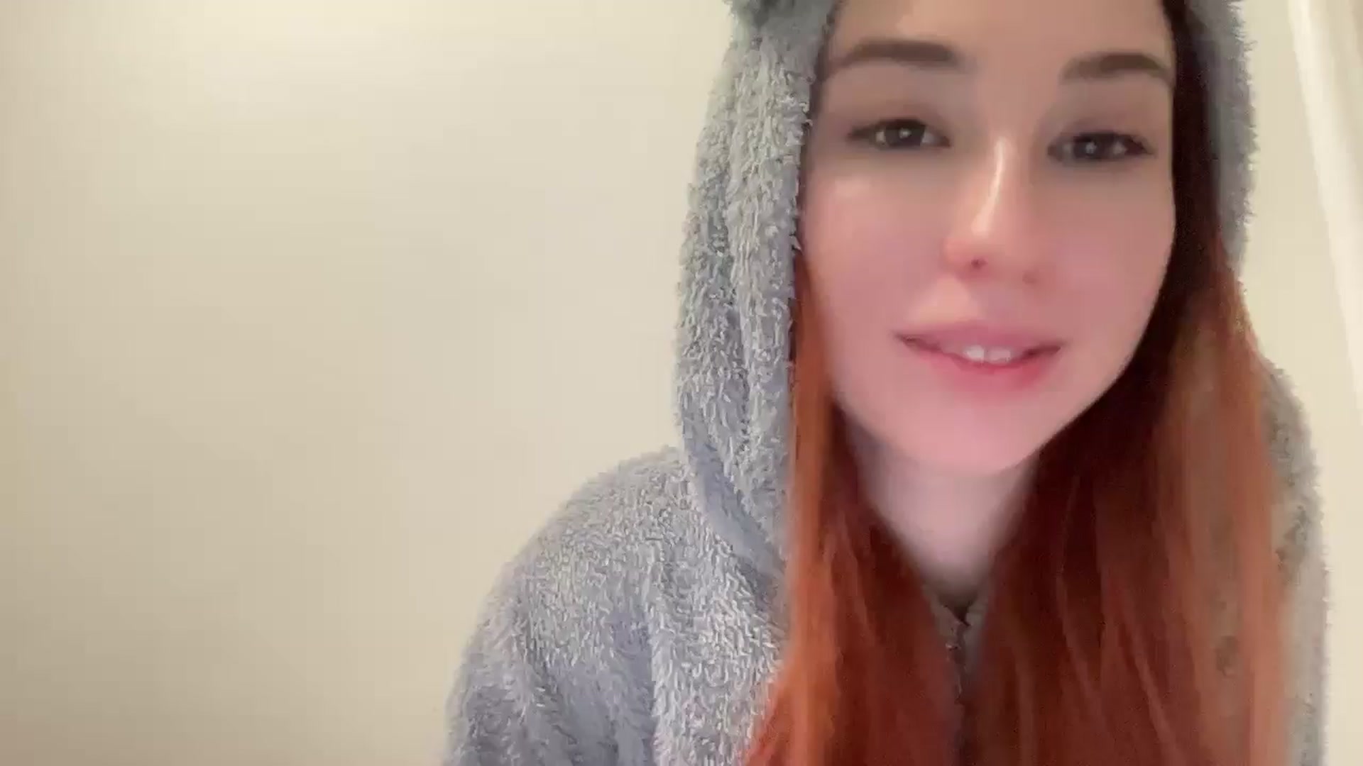 Gallery image thumbnail from Just_I's myfreecams stream on, 12/21/2024, 19:32 image 3 of 20