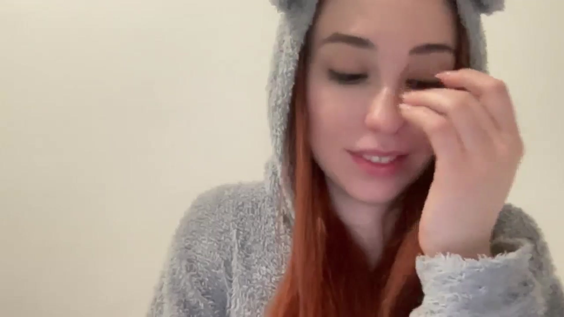 Gallery image thumbnail from Just_I's myfreecams stream on, 12/21/2024, 19:32 image 8 of 20