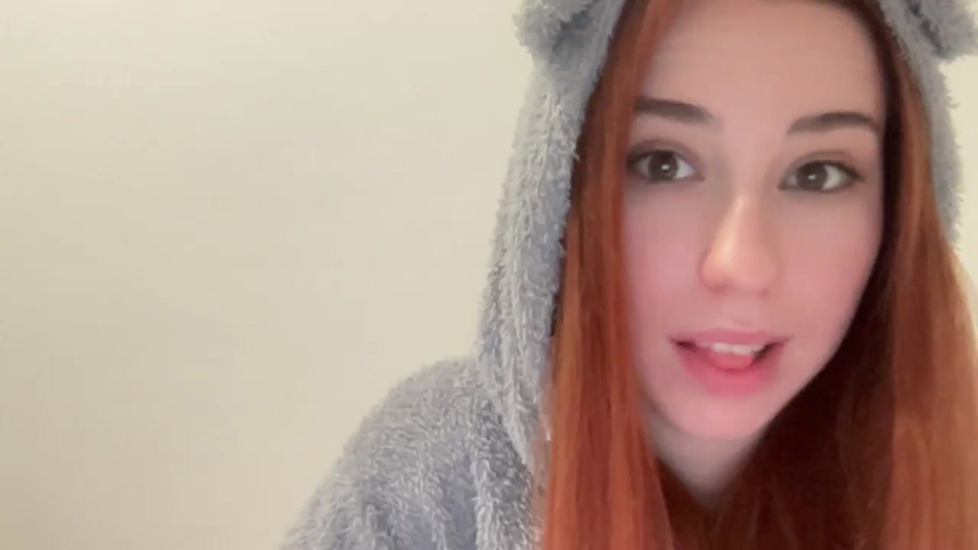 Gallery image thumbnail from Just_I's myfreecams stream on, 12/21/2024, 19:32 image 7 of 20