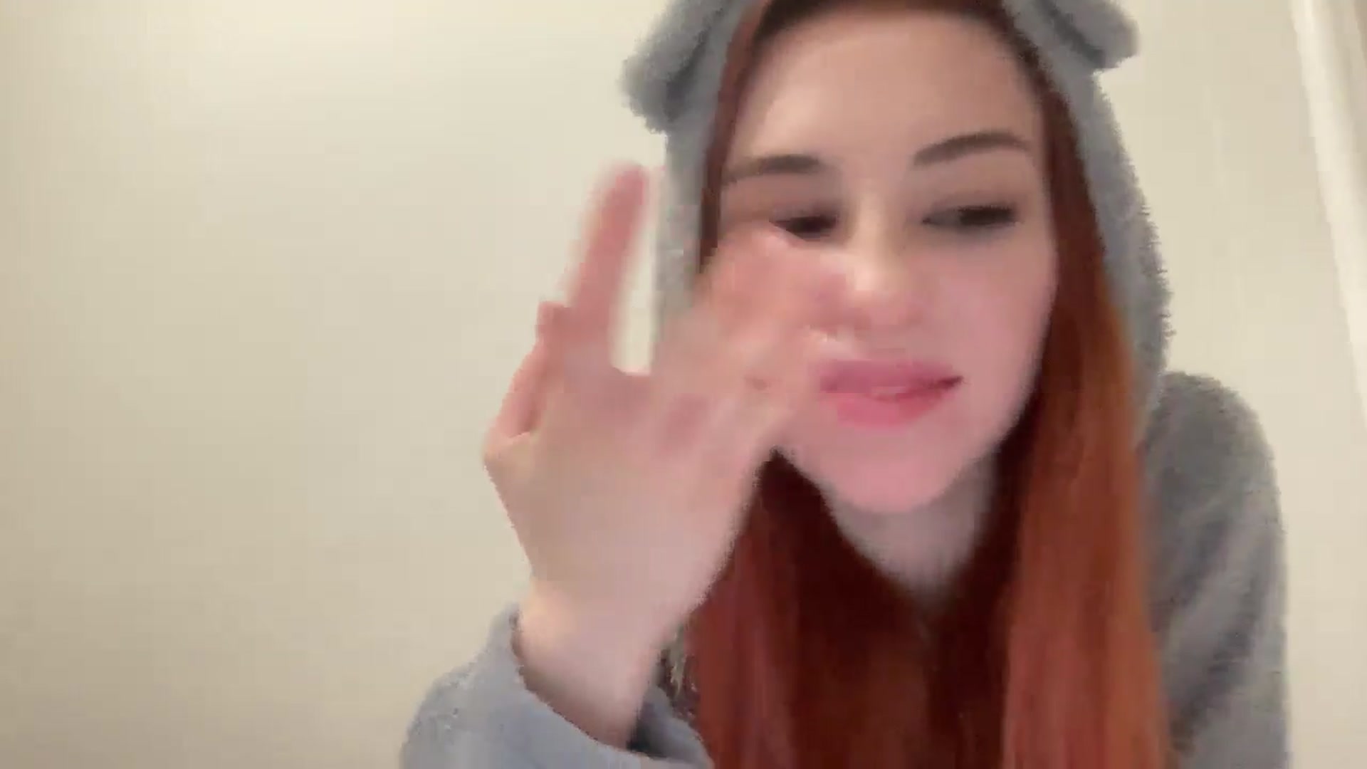 Gallery image thumbnail from Just_I's myfreecams stream on, 12/21/2024, 19:32 image 5 of 20