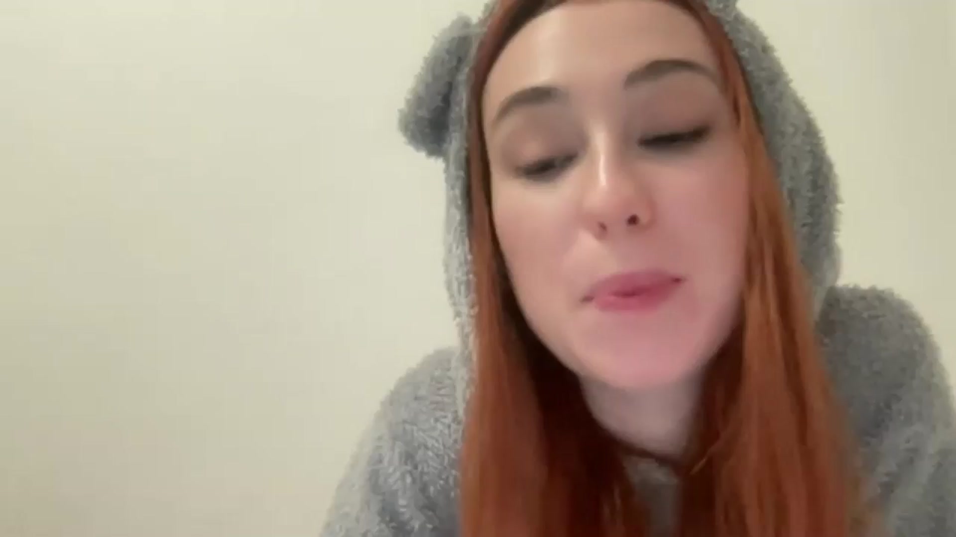 Gallery image thumbnail from Just_I's myfreecams stream on, 12/21/2024, 19:32 image 13 of 20