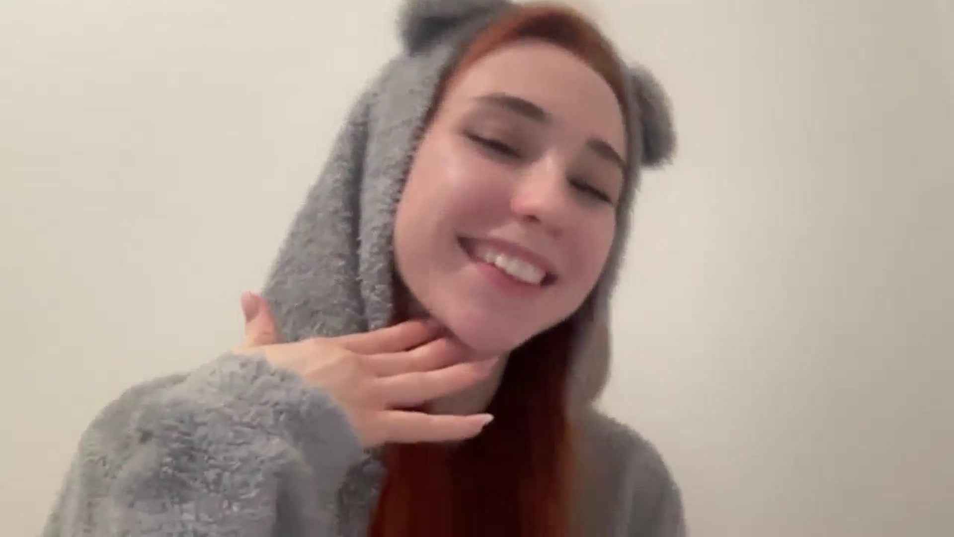 Gallery image thumbnail from Just_I's myfreecams stream on, 12/21/2024, 20:12 image 11 of 20