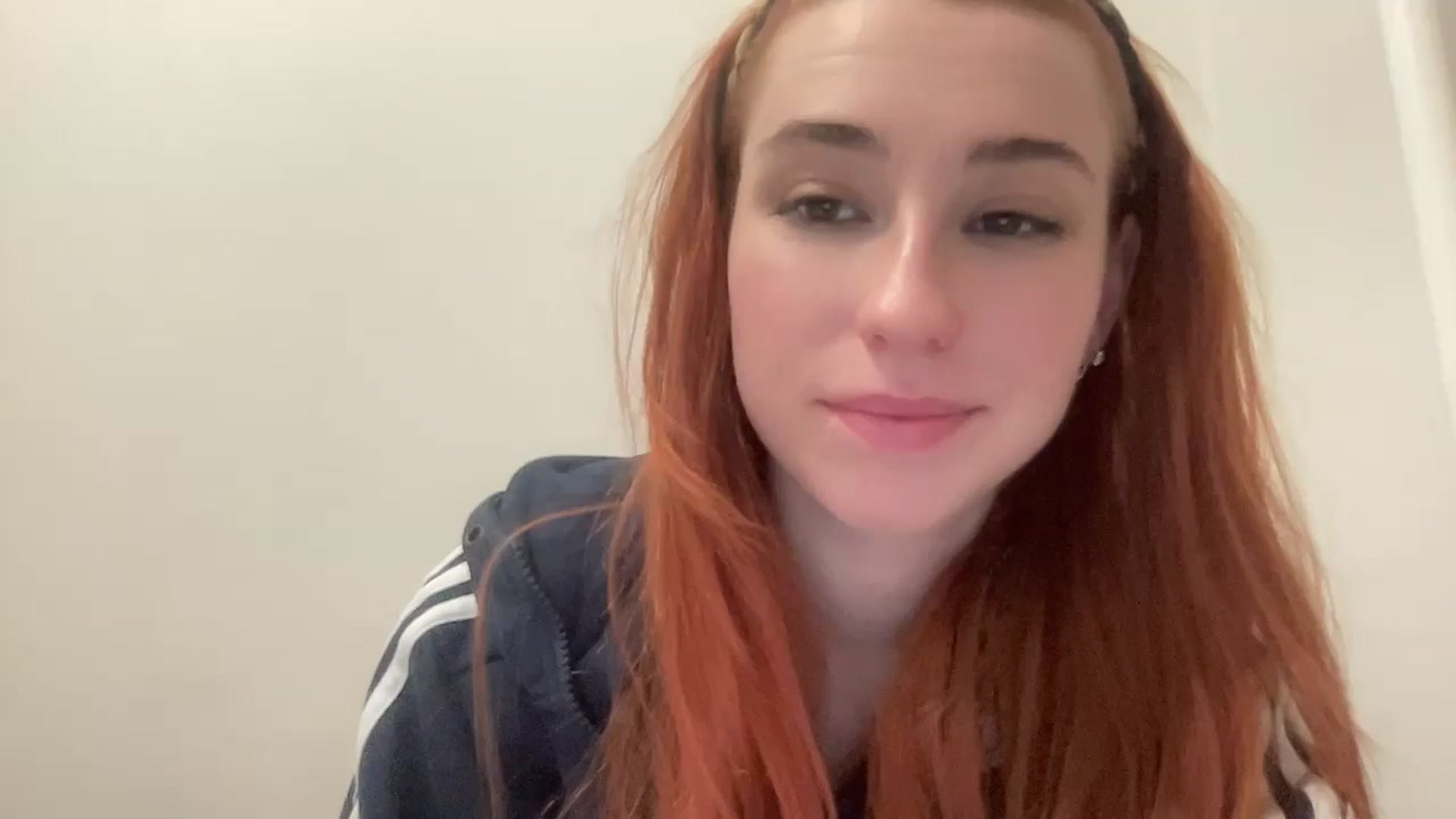 Gallery image thumbnail from Just_I's myfreecams stream on, 12/22/2024, 22:33 image 8 of 20