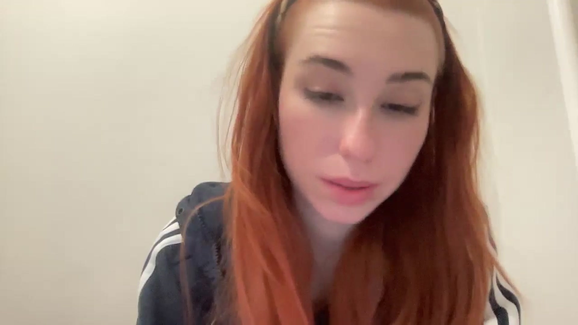Gallery image thumbnail from Just_I's myfreecams stream on, 12/22/2024, 22:33 image 5 of 20