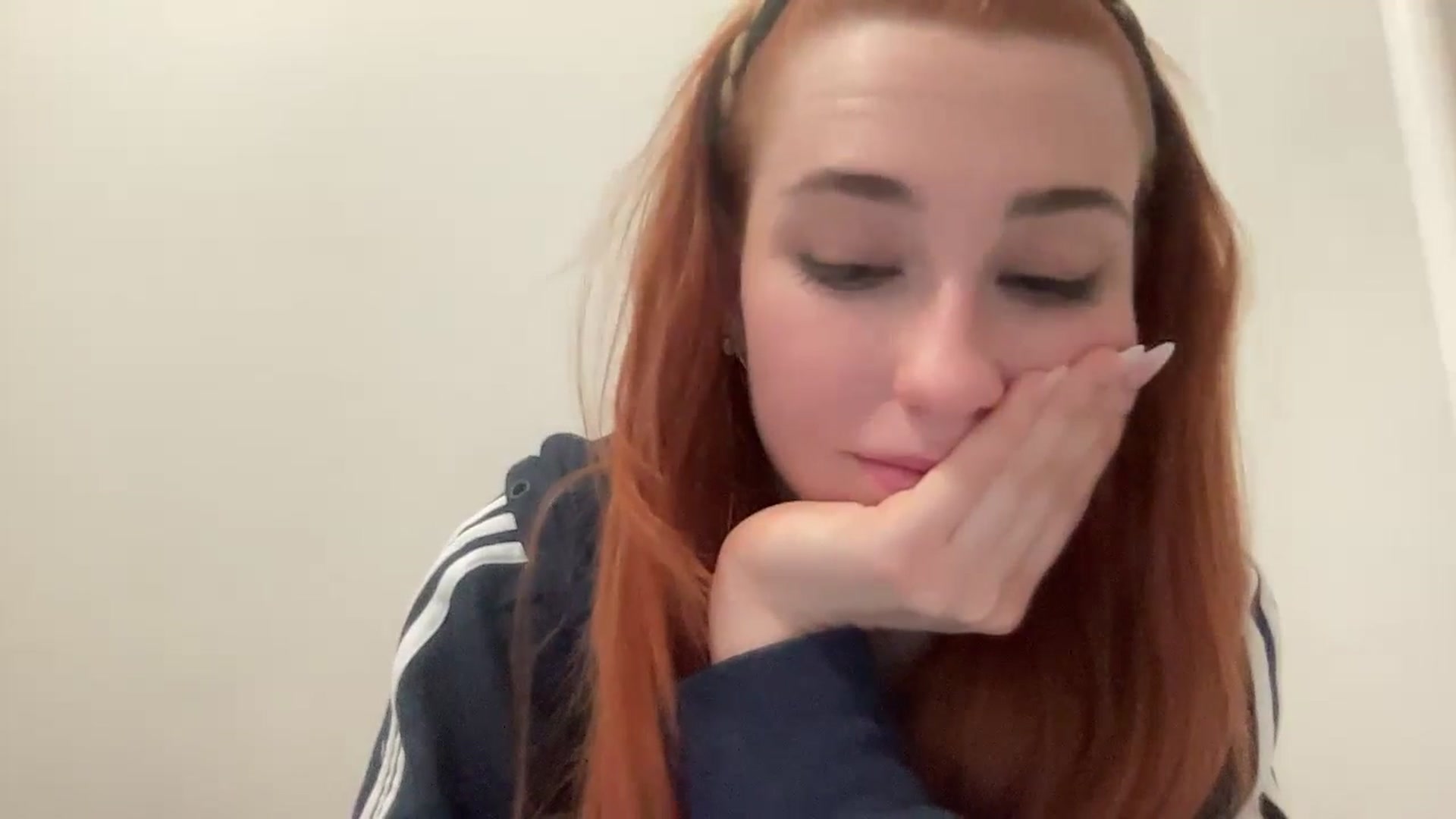 Gallery image thumbnail from Just_I's myfreecams stream on, 12/22/2024, 22:33 image 3 of 20