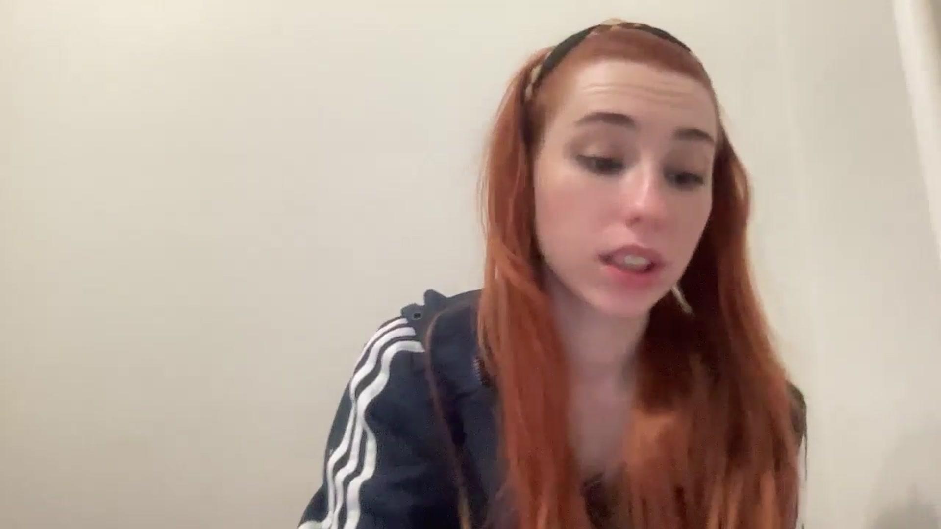 Gallery image thumbnail from Just_I's myfreecams stream on, 12/22/2024, 22:33 image 12 of 20