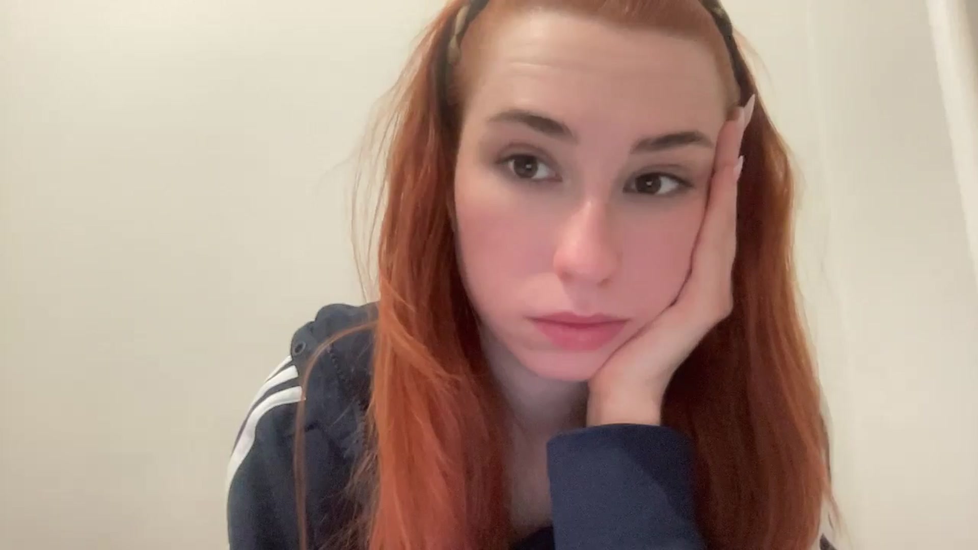 Gallery image thumbnail from Just_I's myfreecams stream on, 12/22/2024, 22:33 image 4 of 20