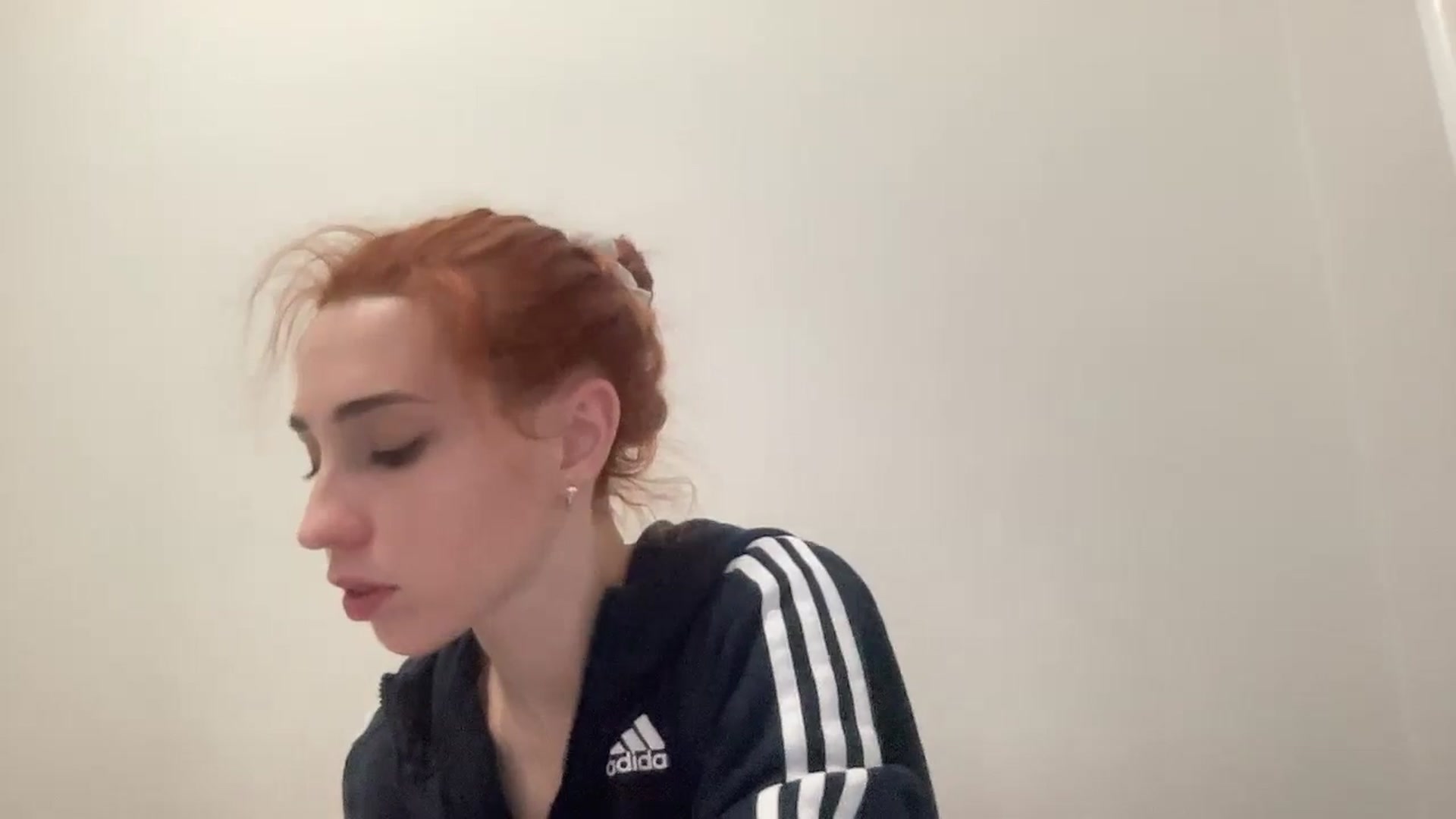 Gallery image thumbnail from Just_I's myfreecams stream on, 12/23/2024, 22:29 image 18 of 20