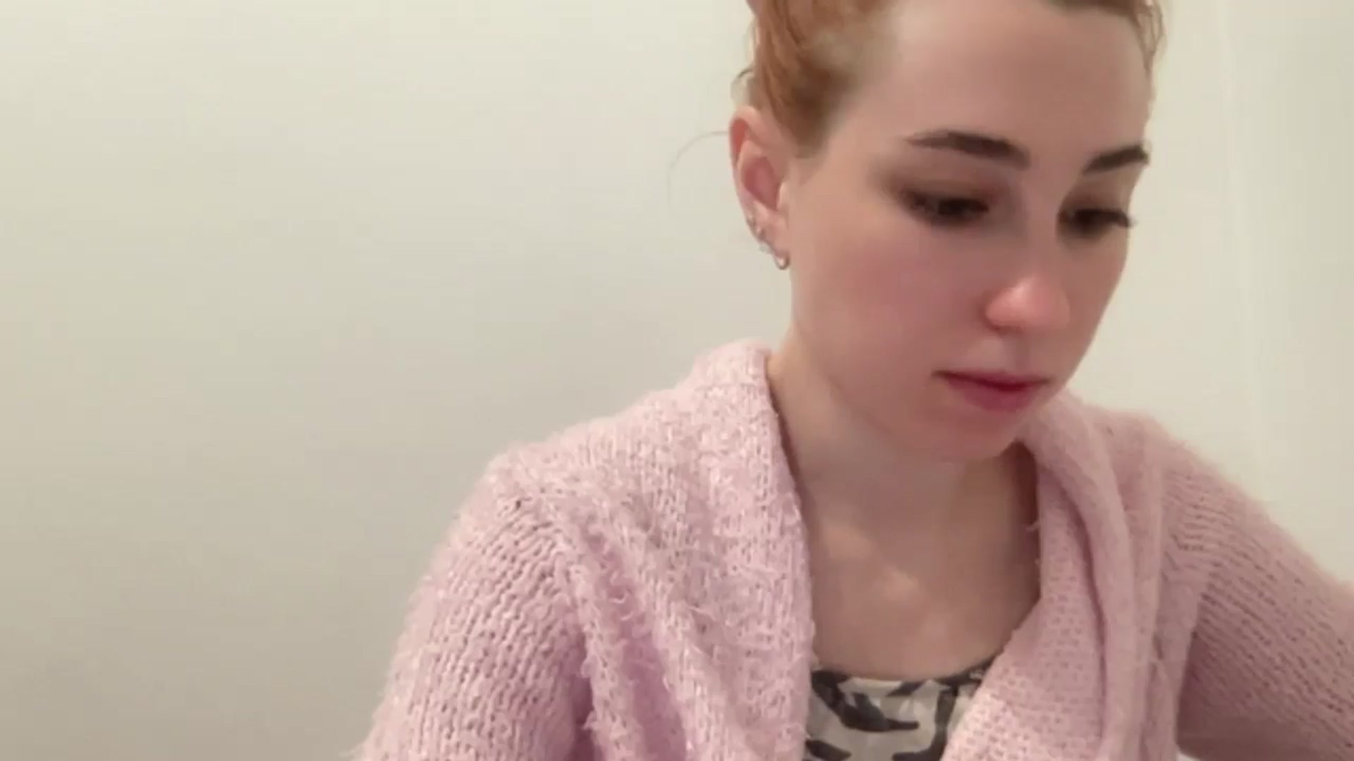 Gallery image thumbnail from Just_I's myfreecams stream on, 12/29/2024, 16:24 image 10 of 20