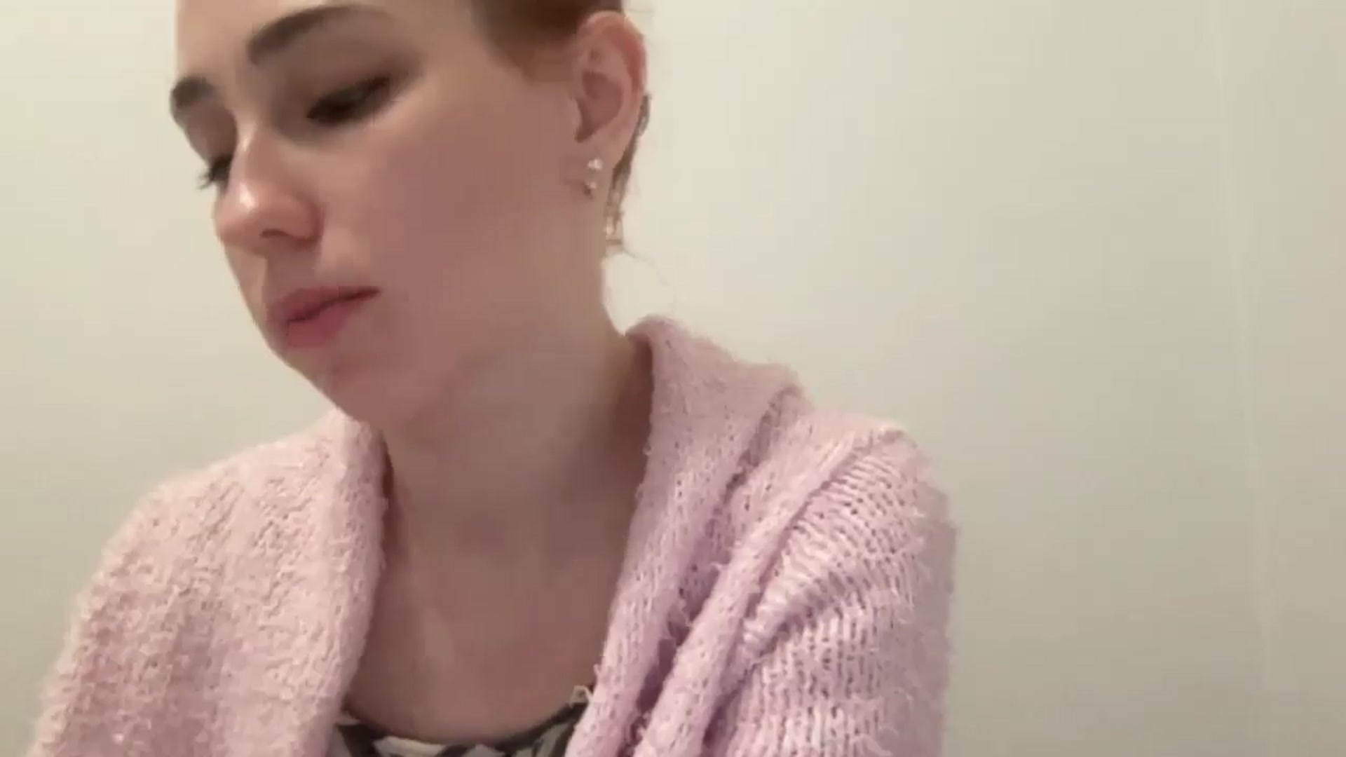 Gallery image thumbnail from Just_I's myfreecams stream on, 12/29/2024, 16:24 image 7 of 20