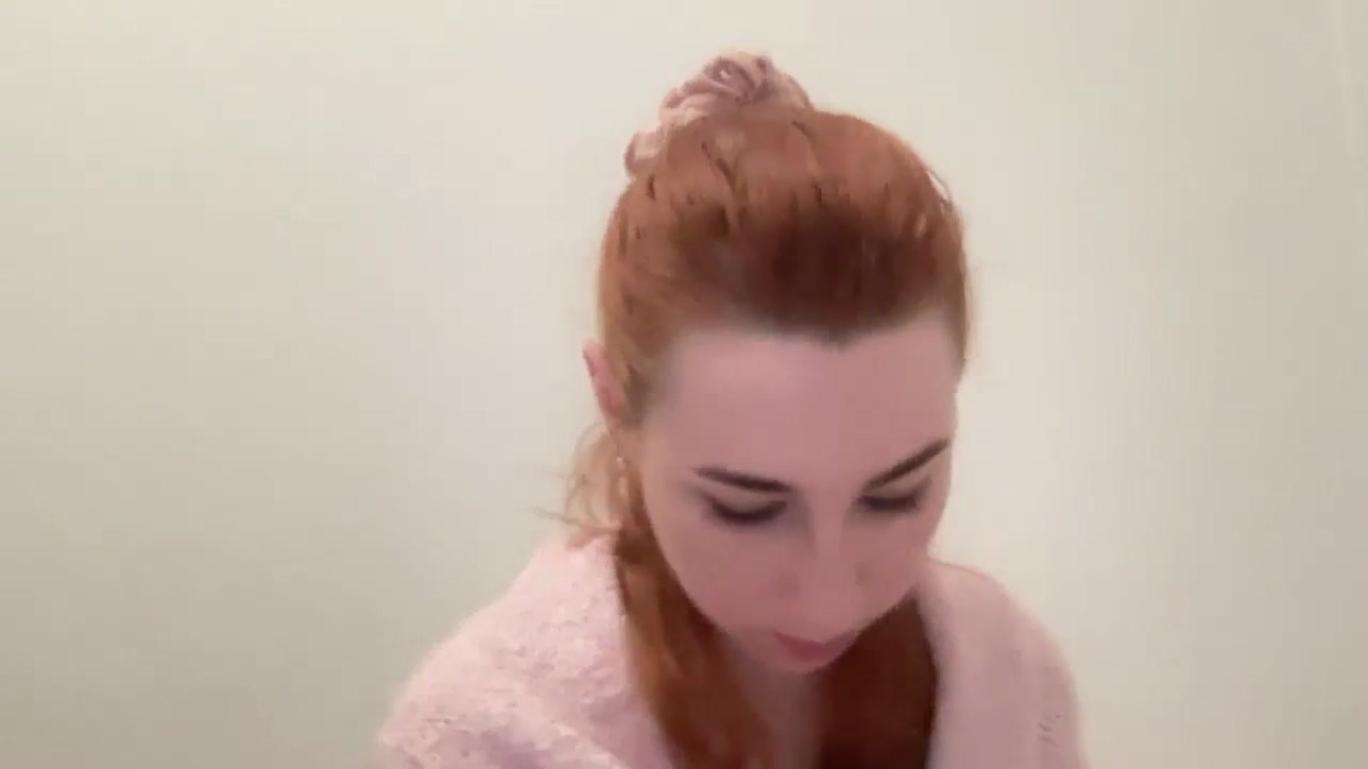 Gallery image thumbnail from Just_I's myfreecams stream on, 12/29/2024, 21:17 image 12 of 20