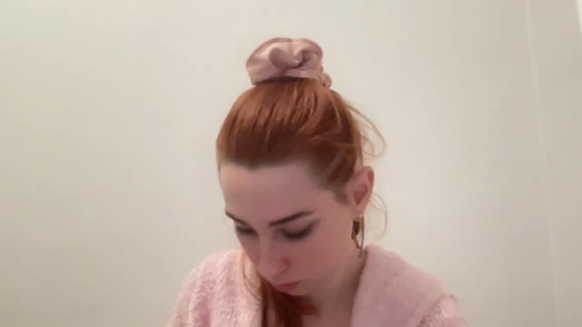 Gallery image thumbnail from Just_I's myfreecams stream on, 12/30/2024, 03:29 image 20 of 20