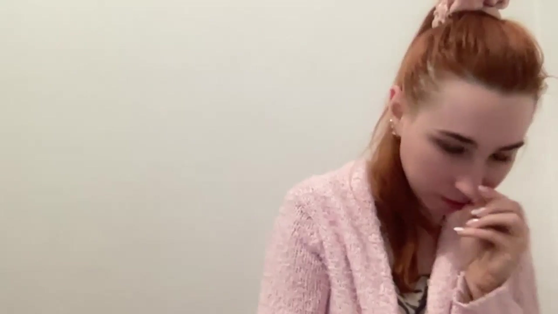 Gallery image thumbnail from Just_I's myfreecams stream on, 12/30/2024, 03:29 image 14 of 20