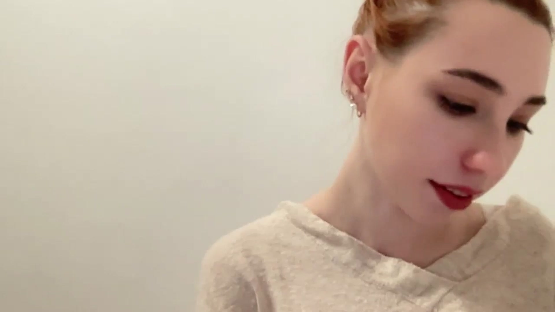 Gallery image thumbnail from Just_I's myfreecams stream on, 01/03/2025, 18:47 image 2 of 20