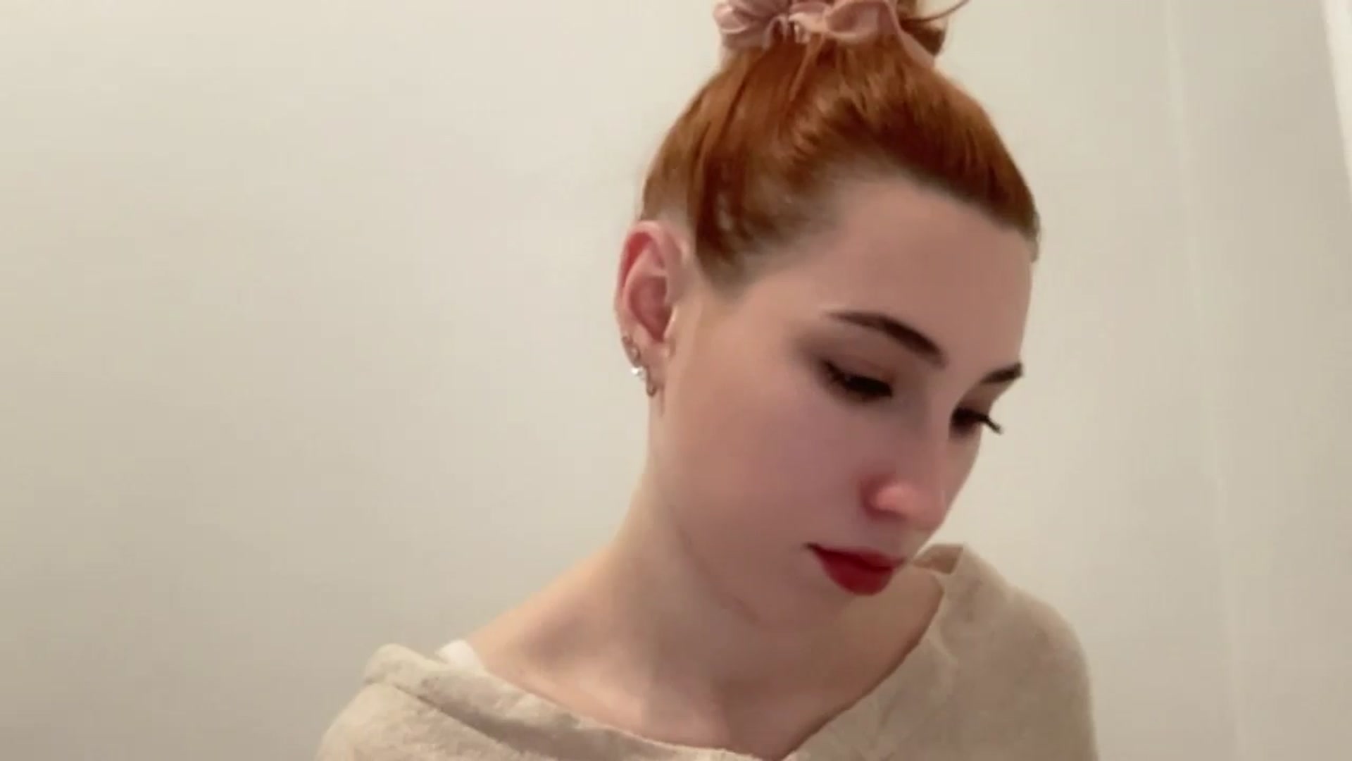 Gallery image thumbnail from Just_I's myfreecams stream on, 01/03/2025, 18:47 image 15 of 20
