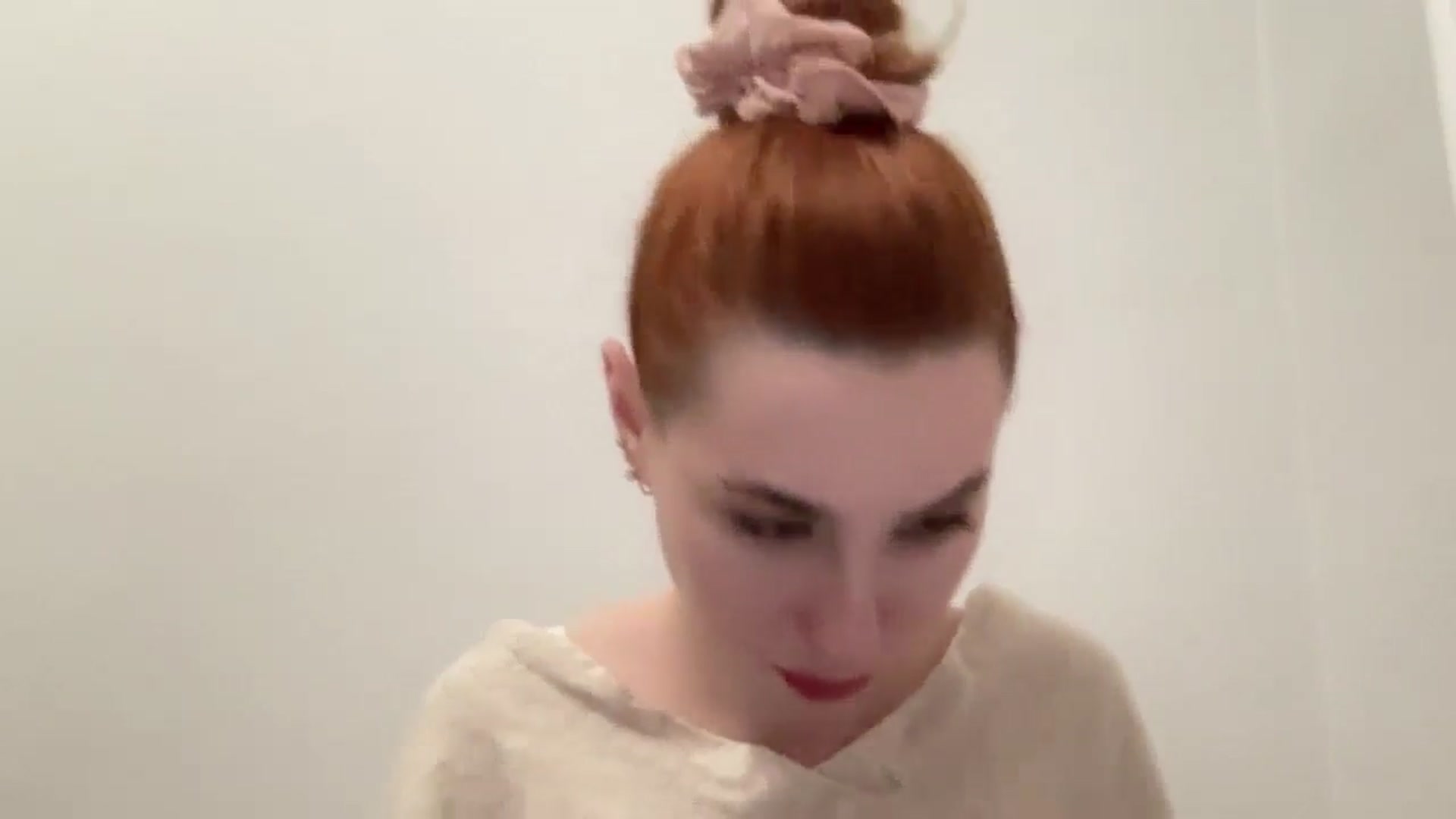Gallery image thumbnail from Just_I's myfreecams stream on, 01/03/2025, 18:47 image 13 of 20