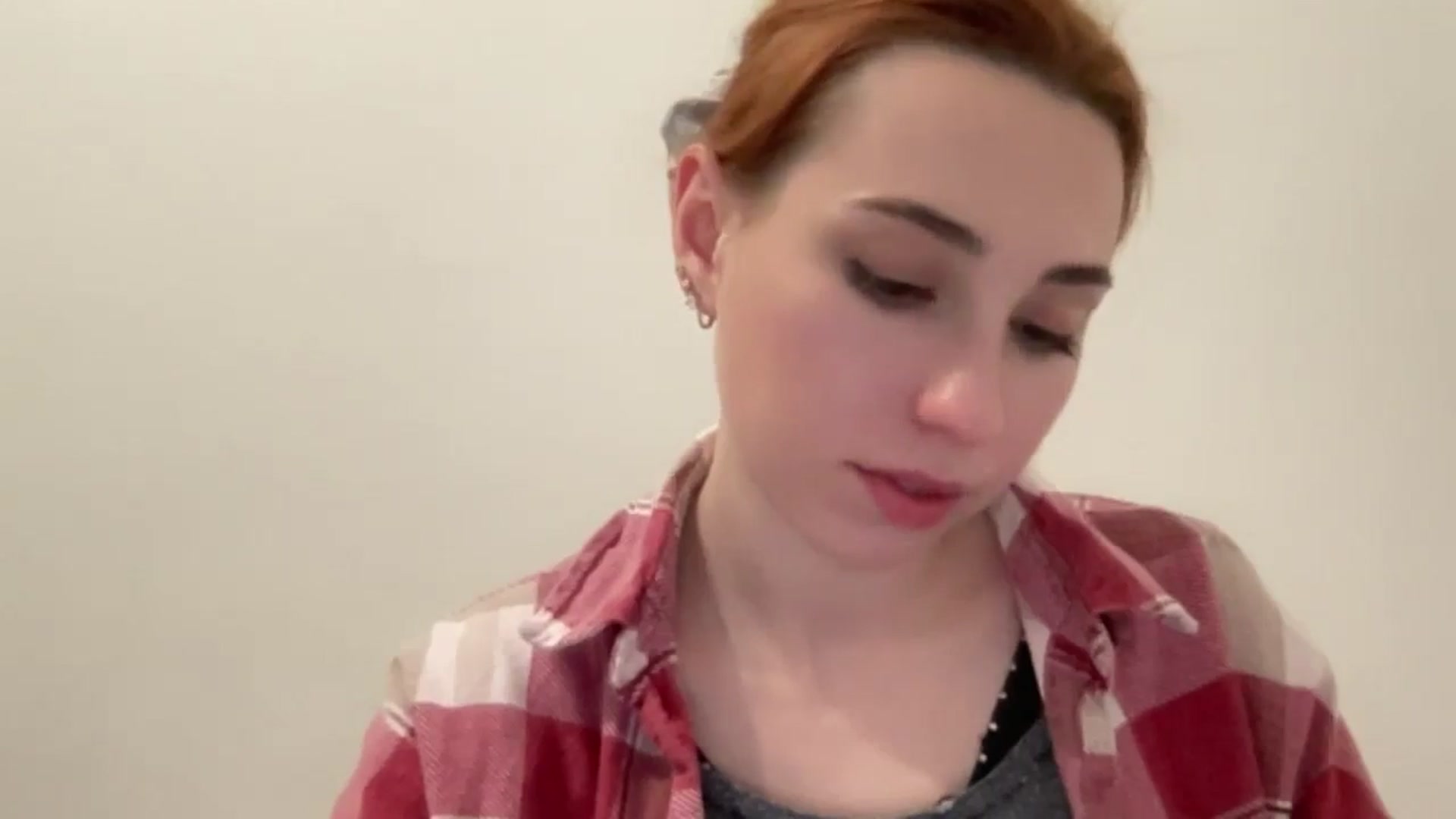 Gallery image thumbnail from Just_I's myfreecams stream on, 01/07/2025, 21:01 image 11 of 20