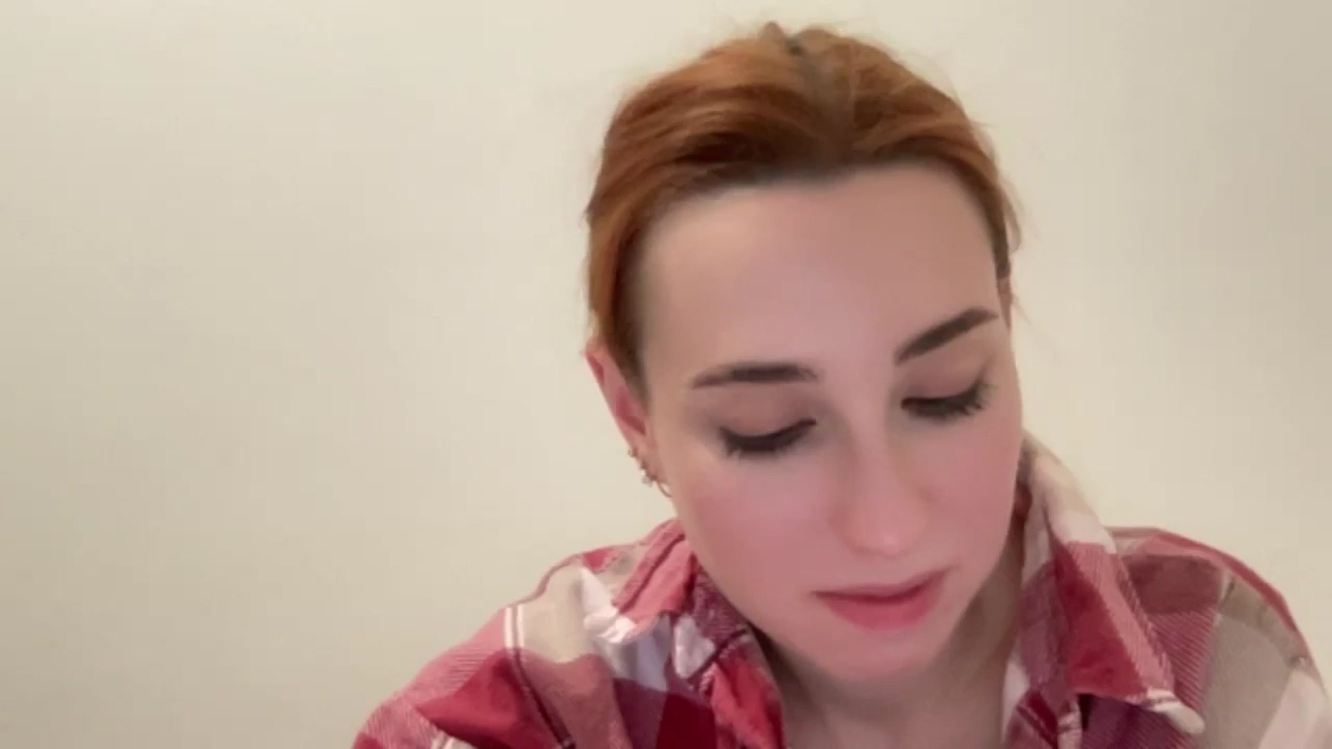Gallery image thumbnail from Just_I's myfreecams stream on, 01/07/2025, 21:01 image 18 of 20