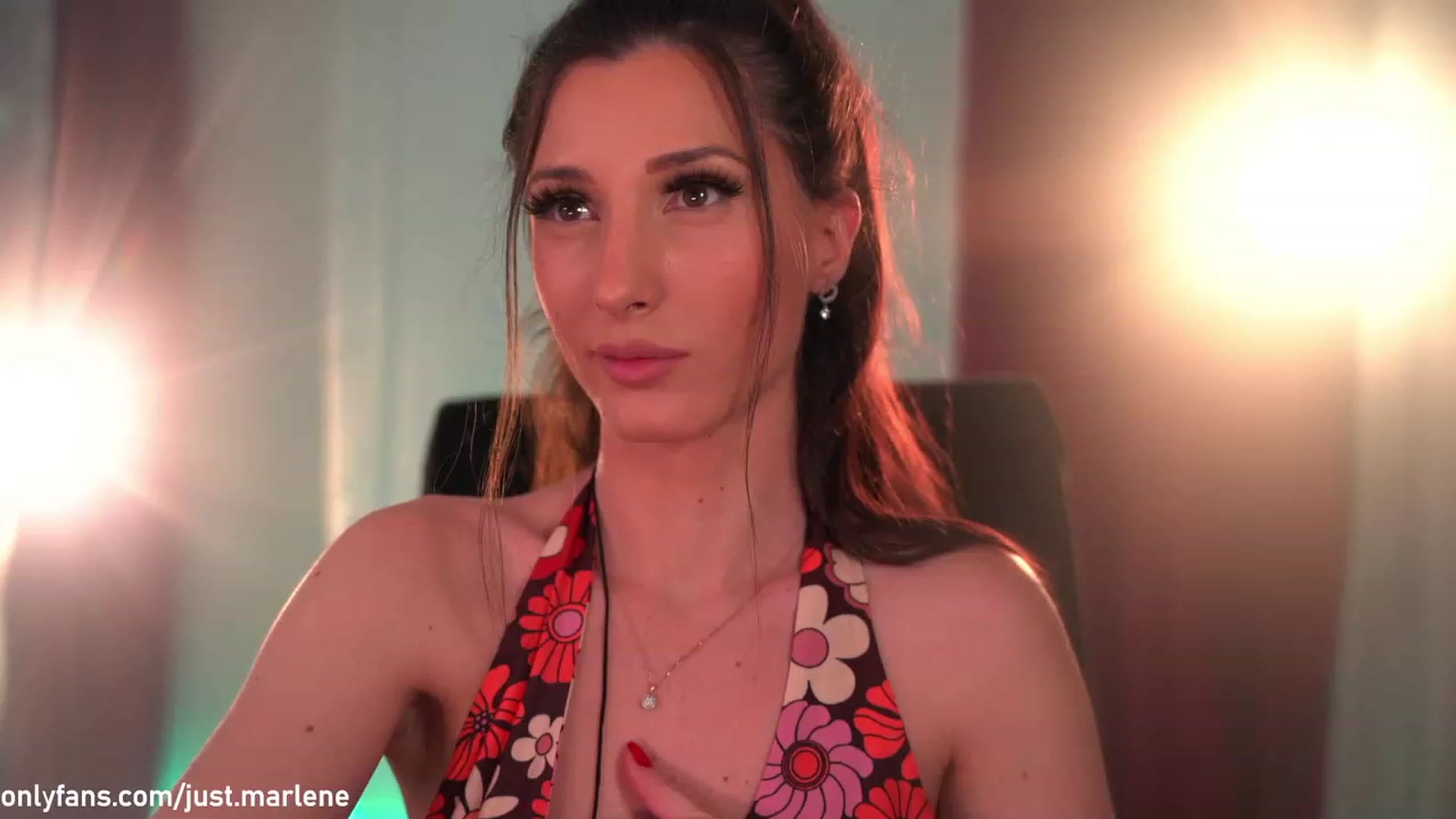 Gallery image thumbnail from Just_Marlene's myfreecams stream on, 01/04/2023, 03:58 image 10 of 20