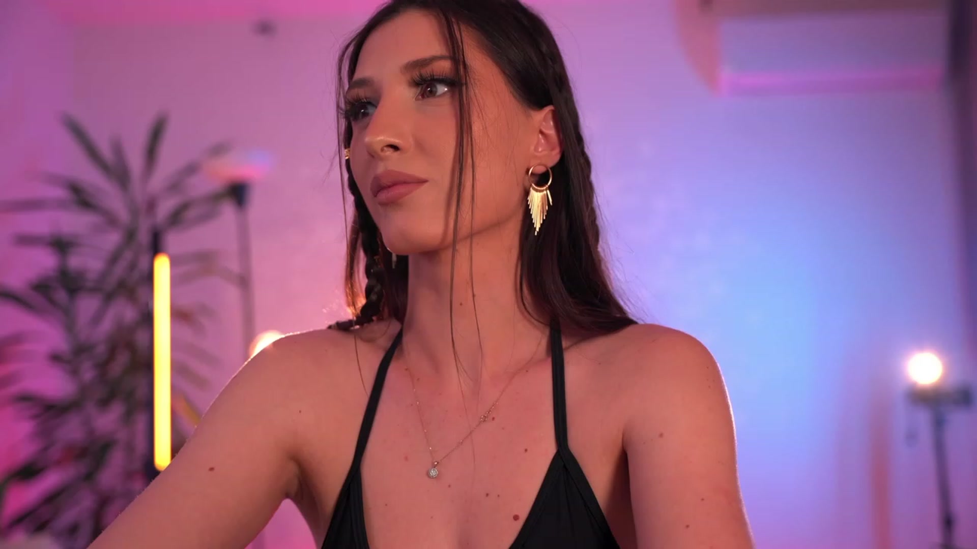 Gallery image thumbnail from Just_Marlene's myfreecams stream on, 02/01/2023, 02:18 image 1 of 20