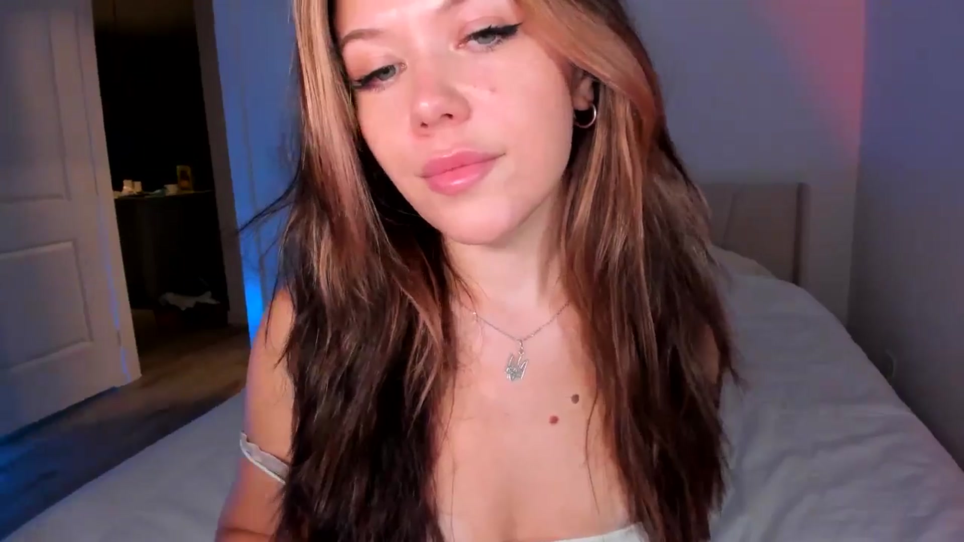 Gallery image thumbnail from Just_Vi's myfreecams stream on, 02/07/2025, 06:48 image 16 of 20