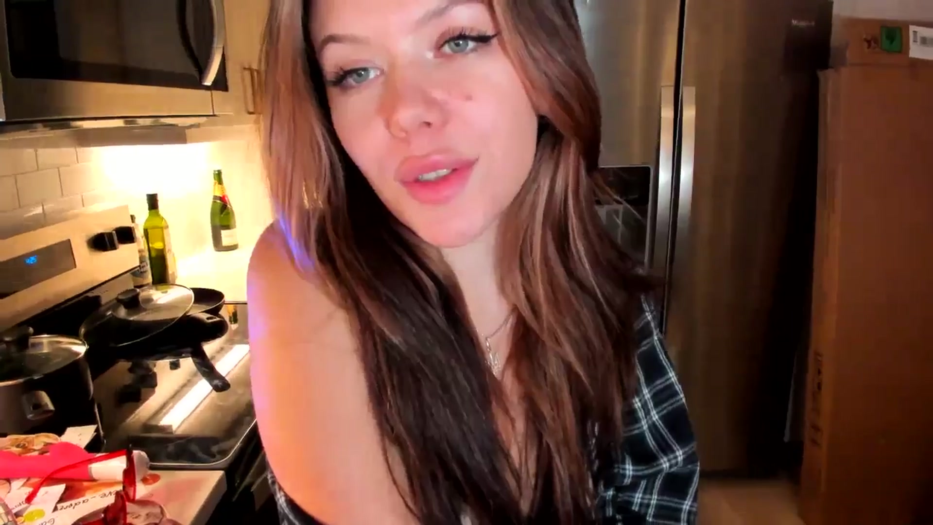 Gallery image thumbnail from Just_Vi's myfreecams stream on, 02/08/2025, 08:54 image 10 of 20