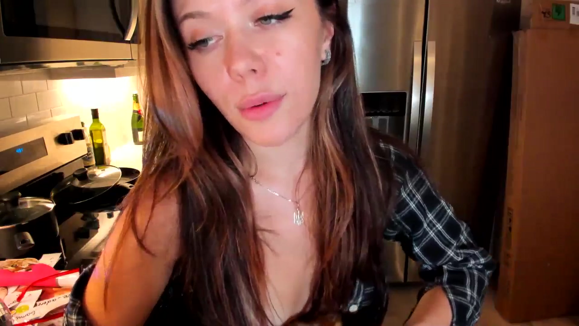 Gallery image thumbnail from Just_Vi's myfreecams stream on, 02/08/2025, 08:54 image 15 of 20