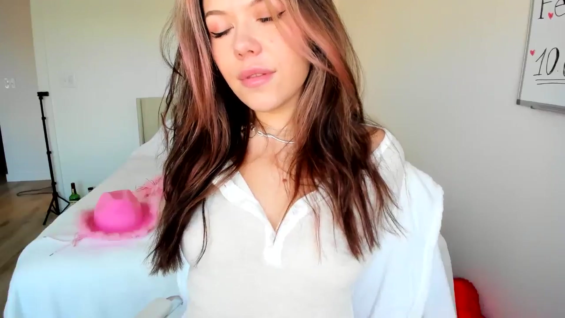 Gallery image thumbnail from Just_Vi's myfreecams stream on, 02/24/2025, 02:01 image 10 of 20