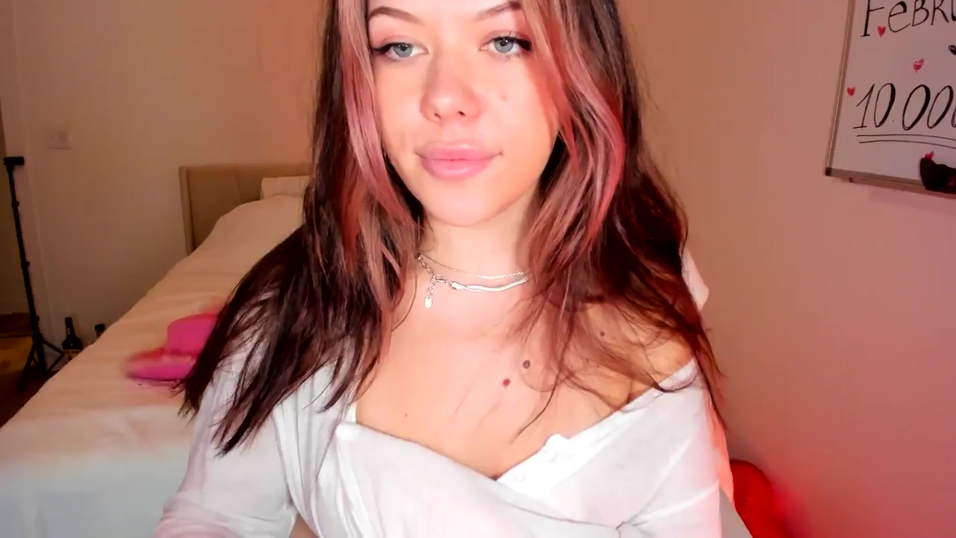 Gallery image thumbnail from Just_Vi's myfreecams stream on, 02/24/2025, 02:01 image 17 of 20