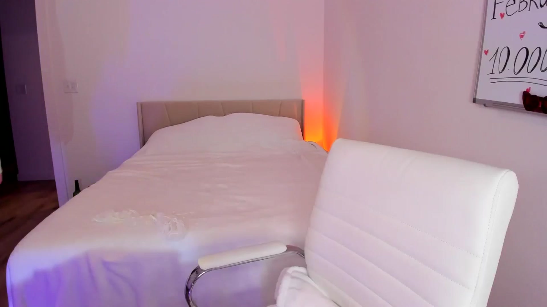 Gallery image thumbnail from Just_Vi's myfreecams stream on, 02/27/2025, 08:00 image 15 of 20