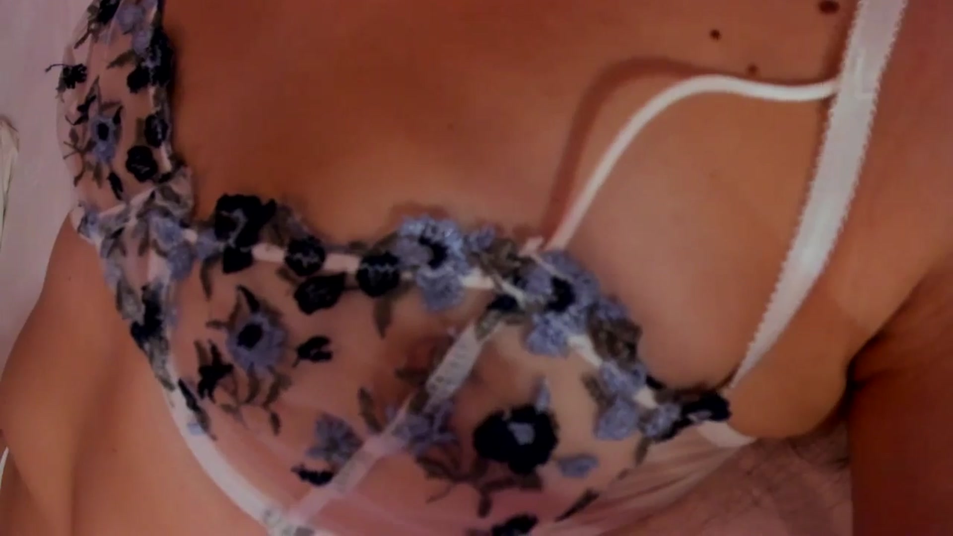 Gallery image thumbnail from Just_Vi's myfreecams stream on, 02/28/2025, 03:25 image 11 of 20