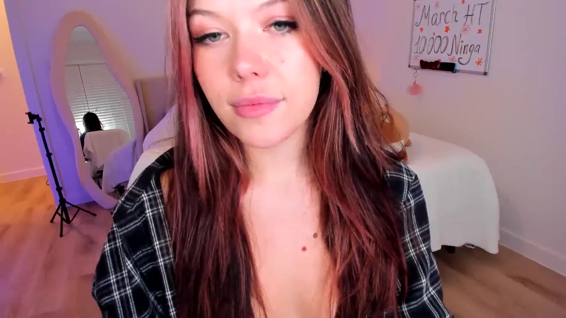 Gallery image thumbnail from Just_Vi's myfreecams stream on, 03/09/2025, 07:25 image 16 of 20