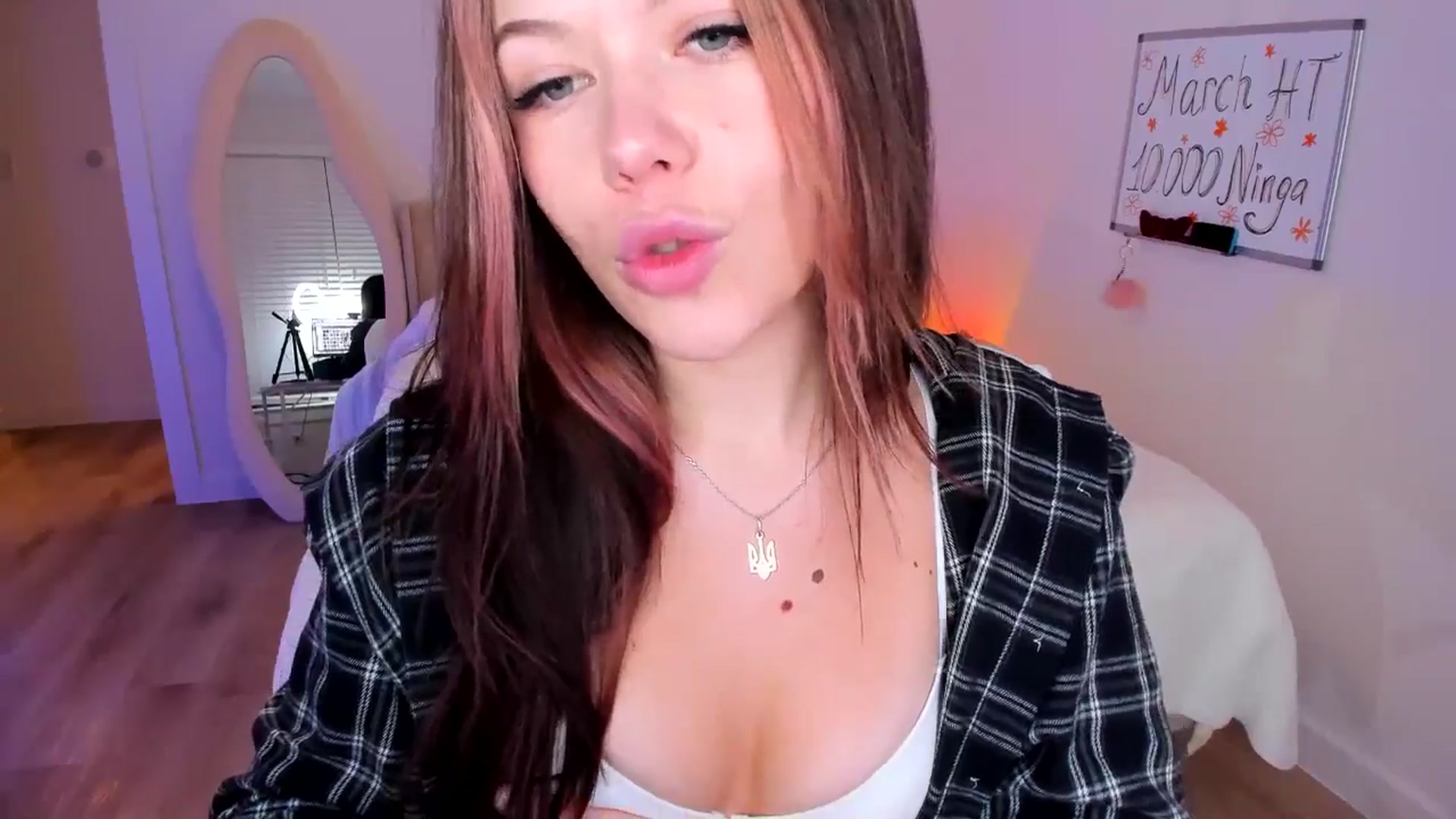 Gallery image thumbnail from Just_Vi's myfreecams stream on, 03/10/2025, 04:51 image 4 of 20