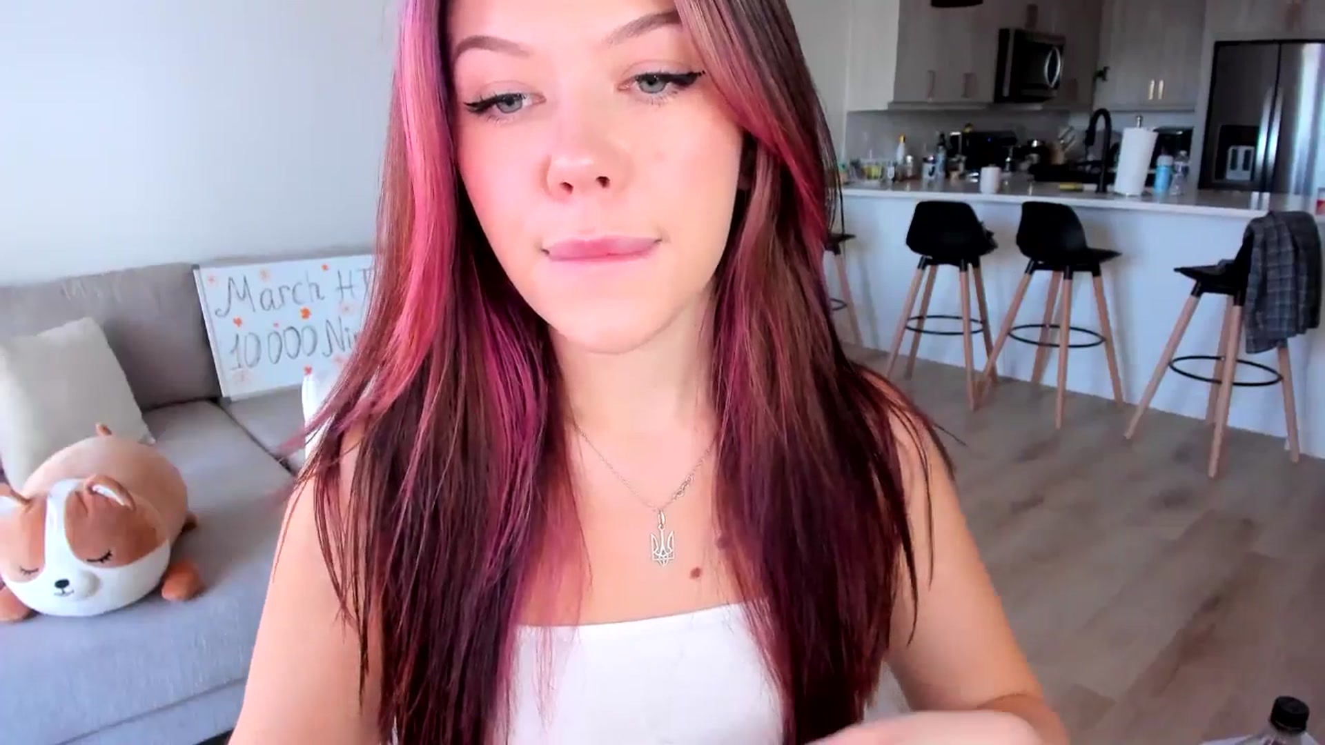 Gallery image thumbnail from Just_Vi's myfreecams stream on, 03/17/2025, 01:21 image 7 of 20
