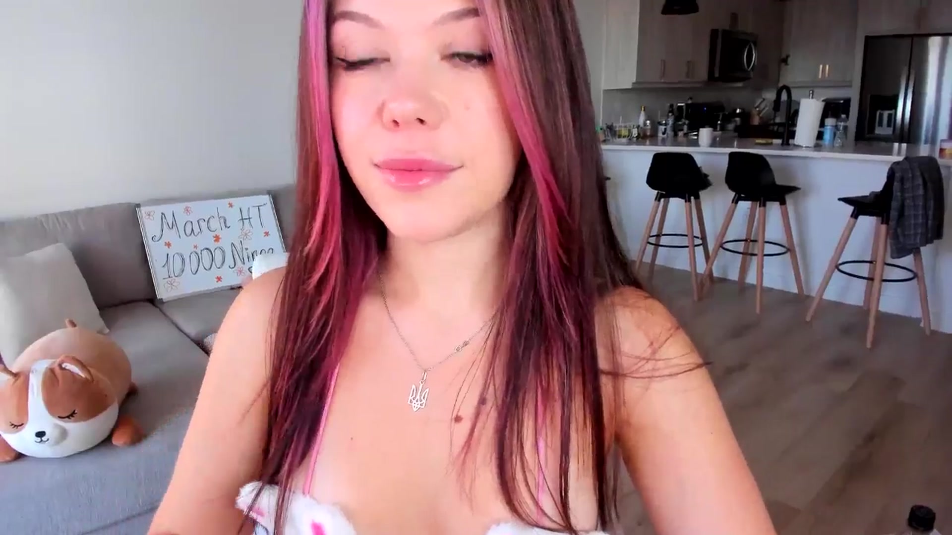 Gallery image thumbnail from Just_Vi's myfreecams stream on, 03/17/2025, 01:21 image 11 of 20