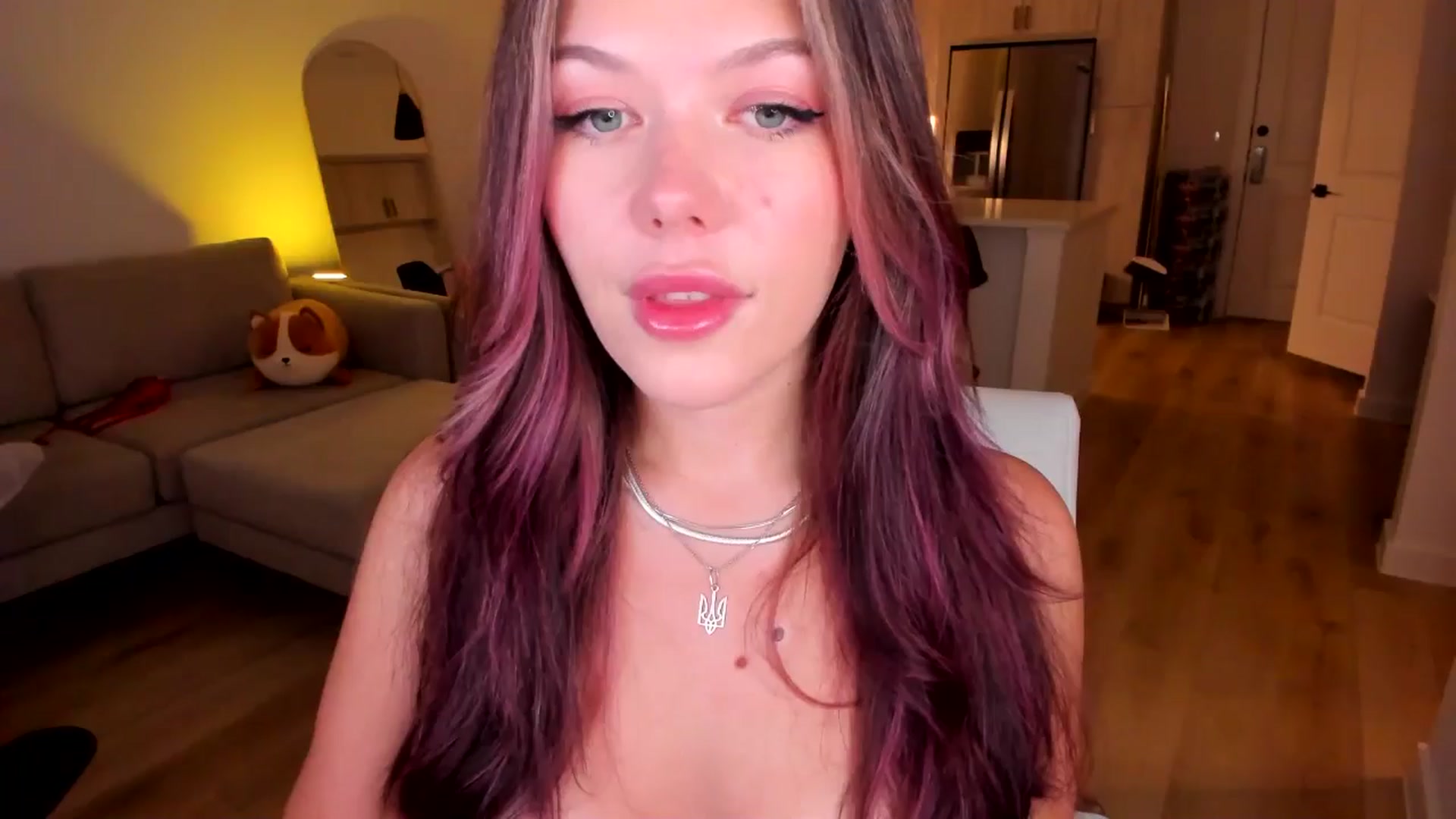 Gallery image thumbnail from Just_Vi's myfreecams stream on, 03/30/2025, 07:42 image 1 of 20