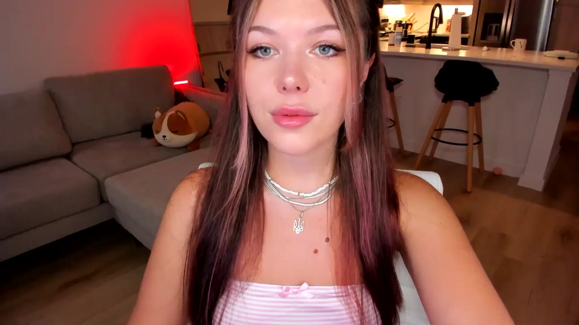 Gallery image thumbnail from Just_Vi's myfreecams stream on, 04/04/2025, 01:27 image 12 of 20