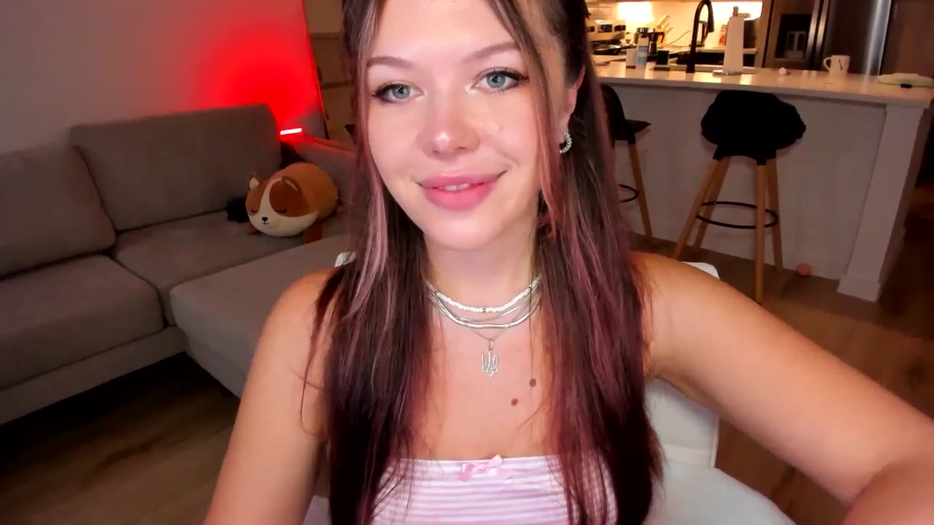 Gallery image thumbnail from Just_Vi's myfreecams stream on, 04/04/2025, 01:27 image 6 of 20