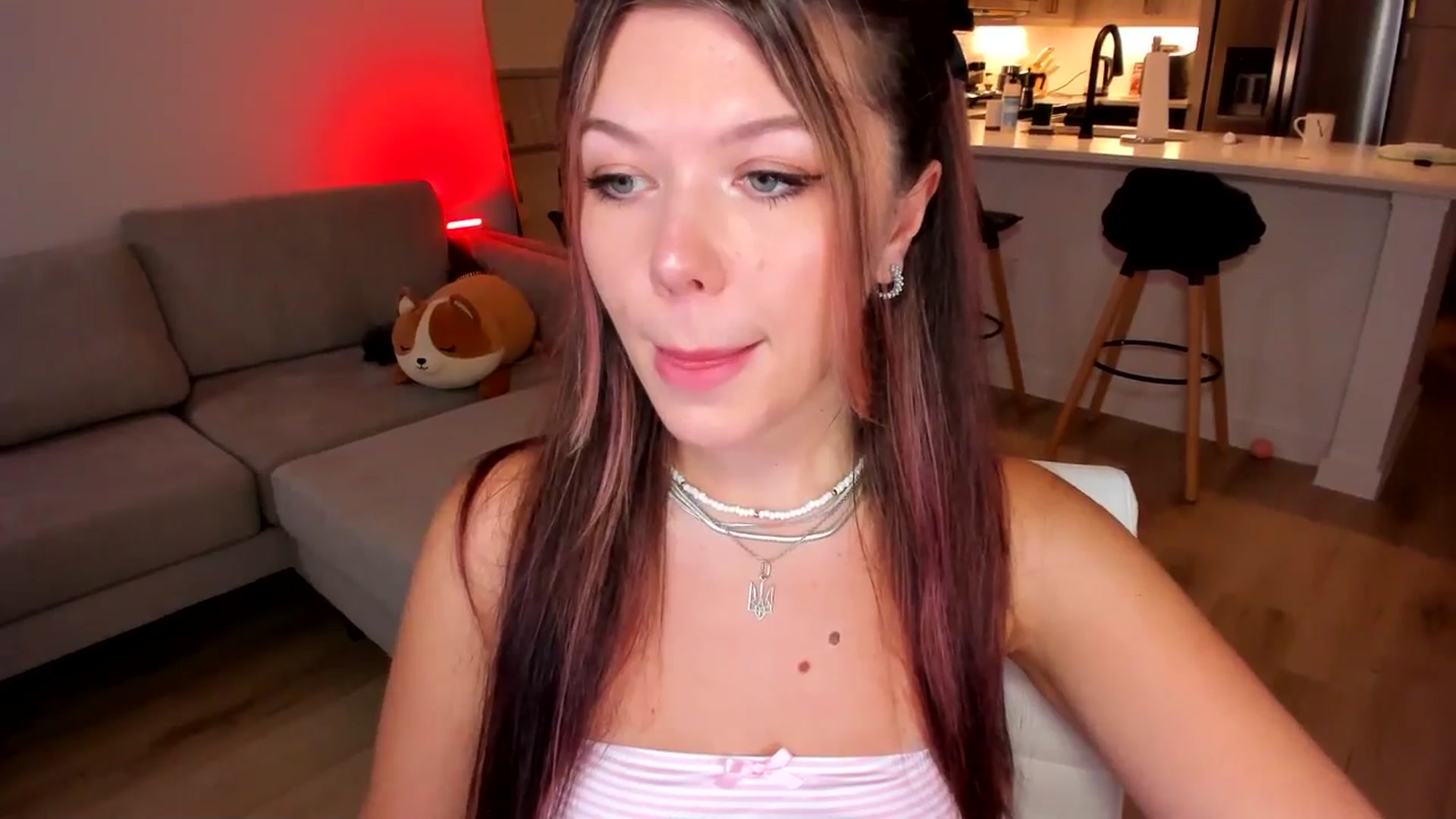 Gallery image thumbnail from Just_Vi's myfreecams stream on, 04/04/2025, 01:27 image 17 of 20
